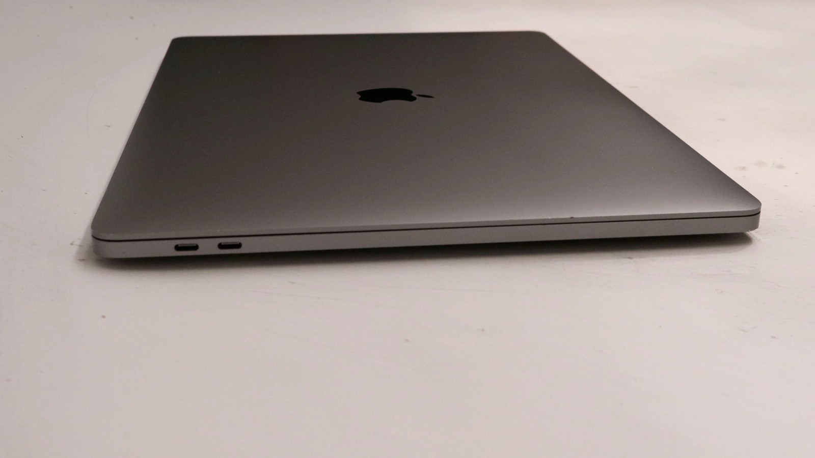 Apple MacBook Pro 16 Core i9 64GB 512GB Gray 2019 – Good