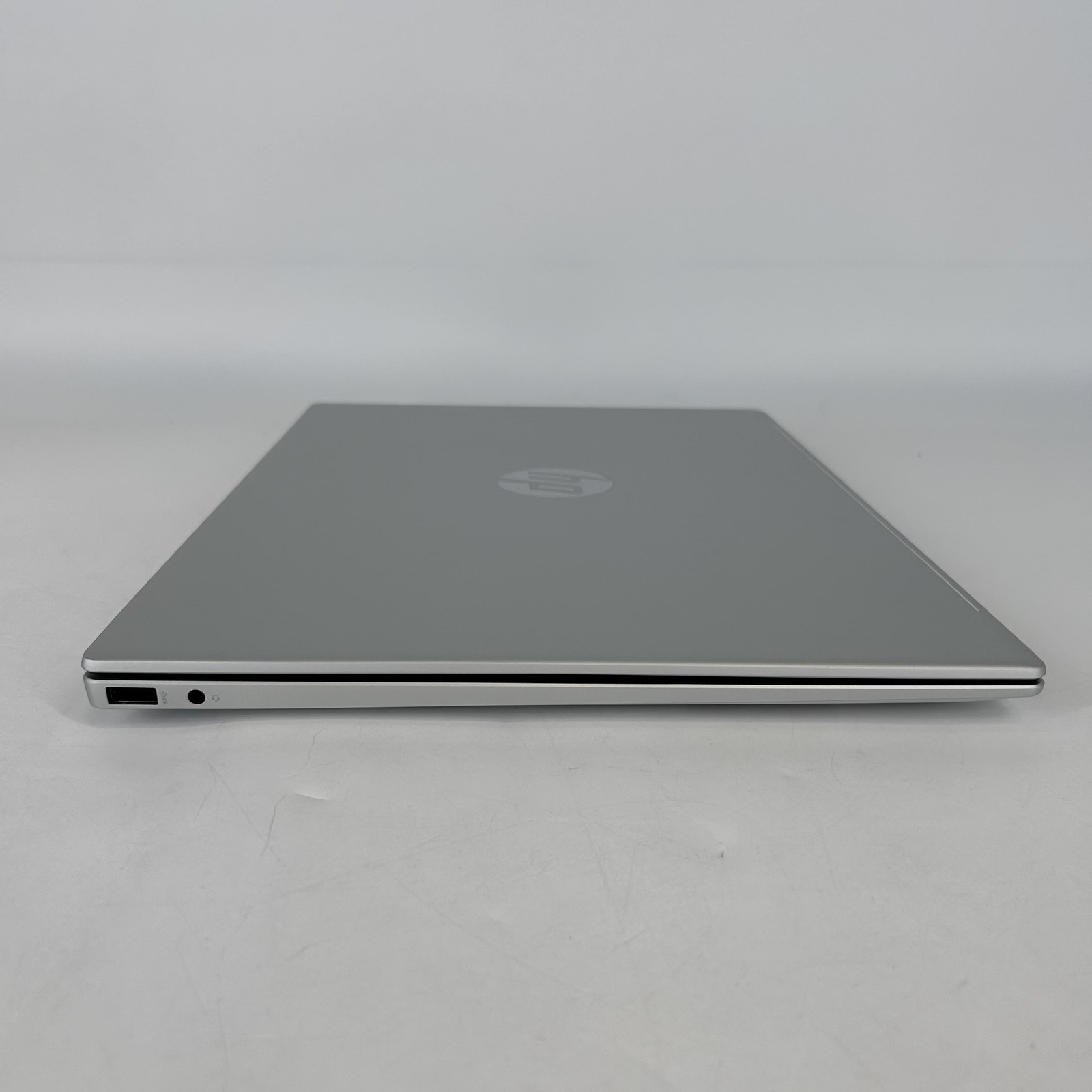 HP OmniBook 5 16 2023 Glacier Silver 2K 1.3 GHz i5-1334U 8GB 512GB SSD Excellent