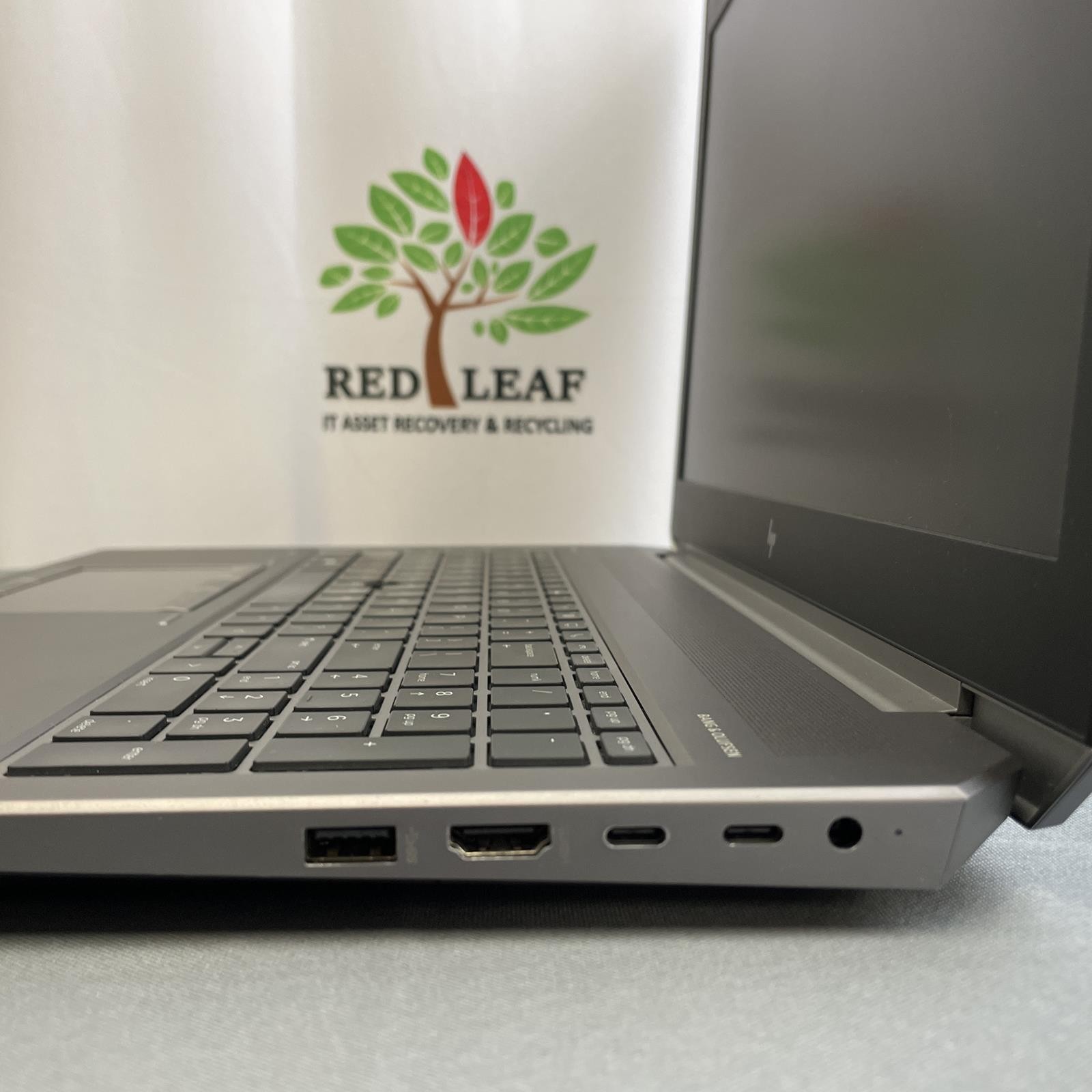 HP ZBook 15 G6 15.6 in FHD, Core i7-9850H, 16 GB, 512GB NVMe | Grade C