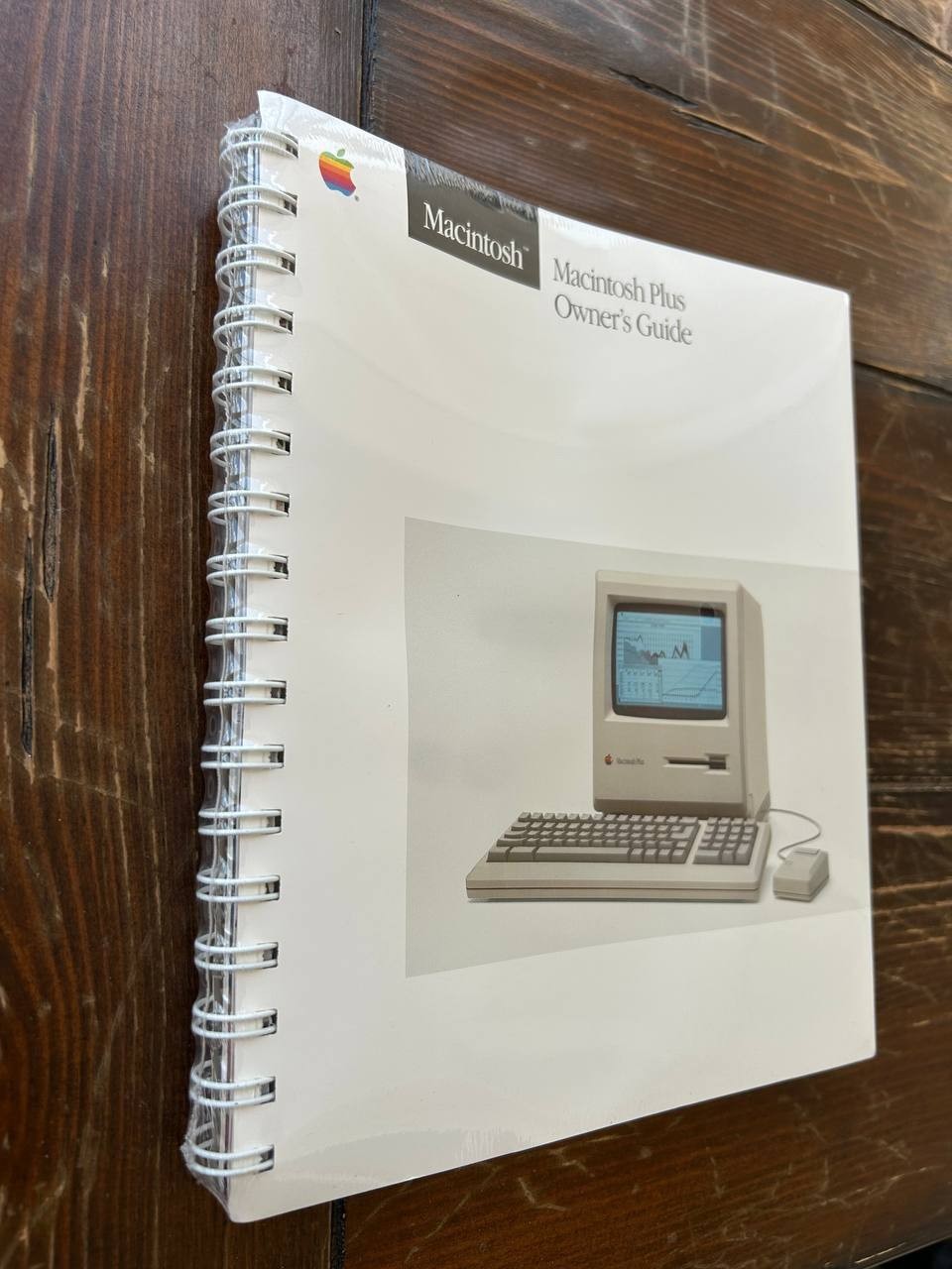 Apple Macintosh Plus Owner’s Guide User Manual 030-1242-A. Sealed. #2