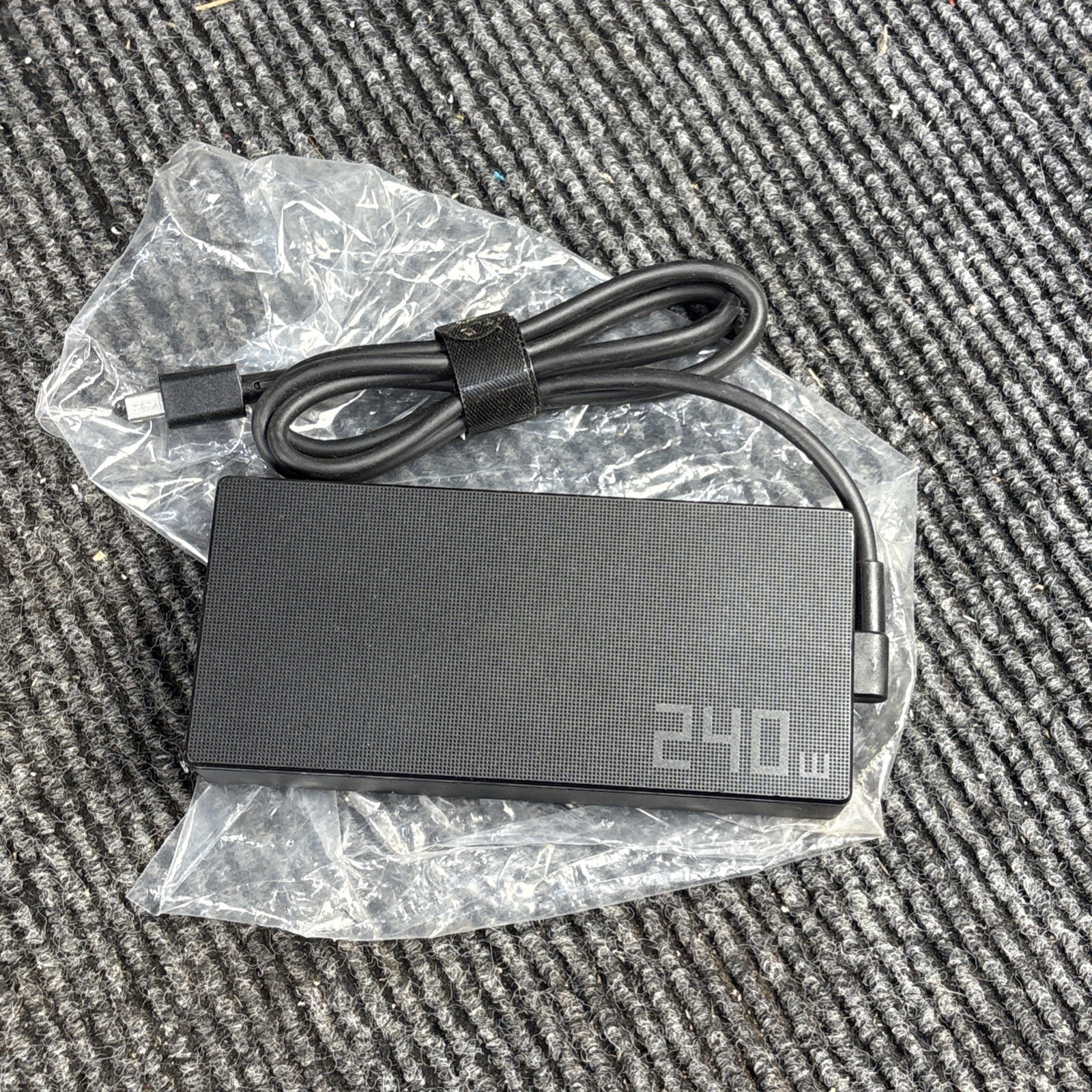 NEW 240W 20.0V 12A Adapter Charger for ASUS ROG Strix SCAR/Zephyrus ADP-240EB B