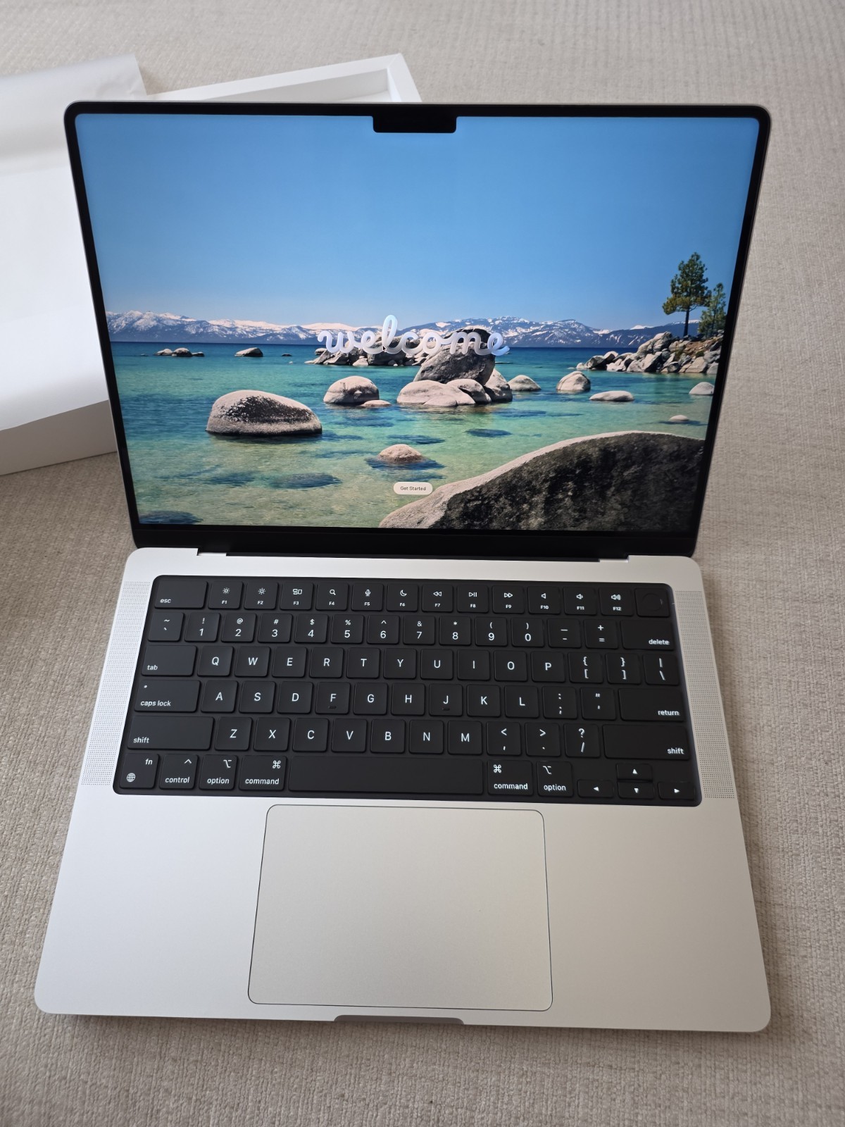 Apple MacBook Pro 14-inch M4 Pro 14-Core CPU 20-Core GPU 24GB RAM 1TB SSD – READ