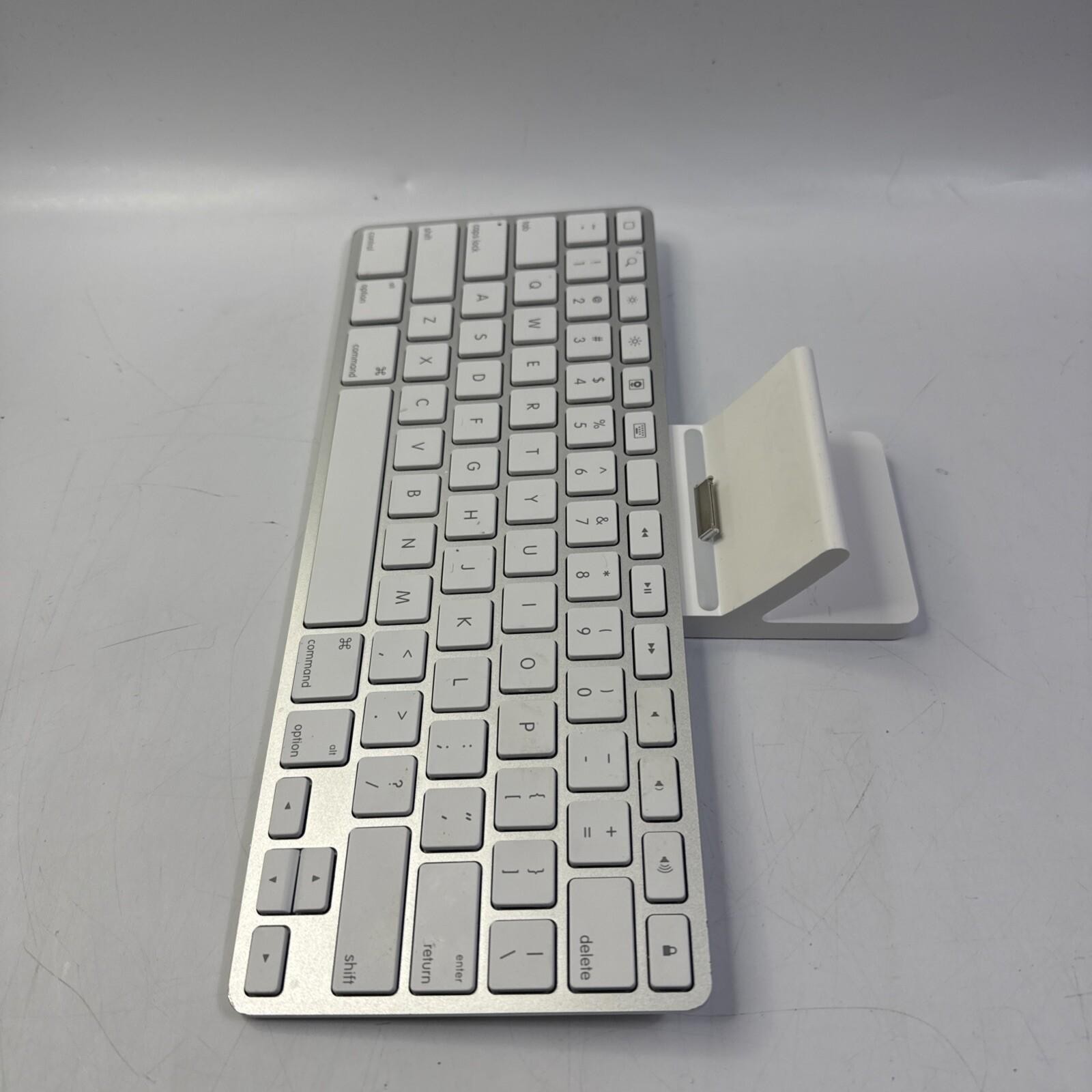 Apple Keyboard Dock iPad 1st 2nd 3rd Generation Genuine 30 Pin Connector (A1359)