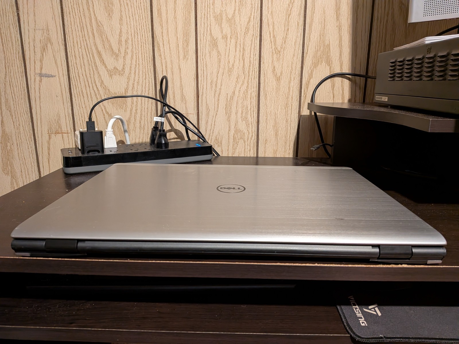 Dell Inspiron 17R 5748 Laptop (i3 4th Gen, 8GB DDR3L Ram, 250GB SSD, Linux Mint)