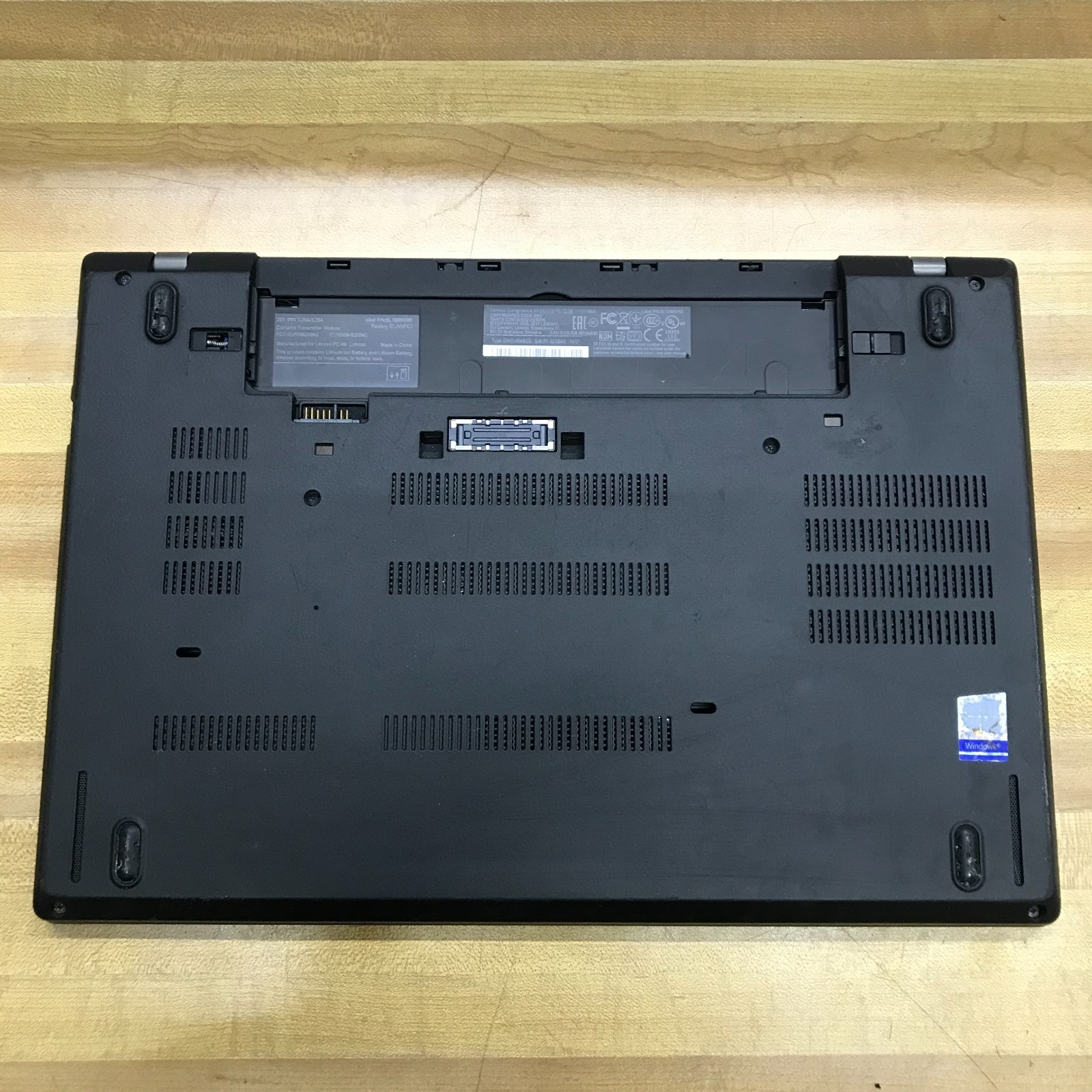 Lenovo ThinkPad T470s 14″ i5-7300U 2.60GHz 8GB RAM 128GB SSD (Windows 11 Pro)
