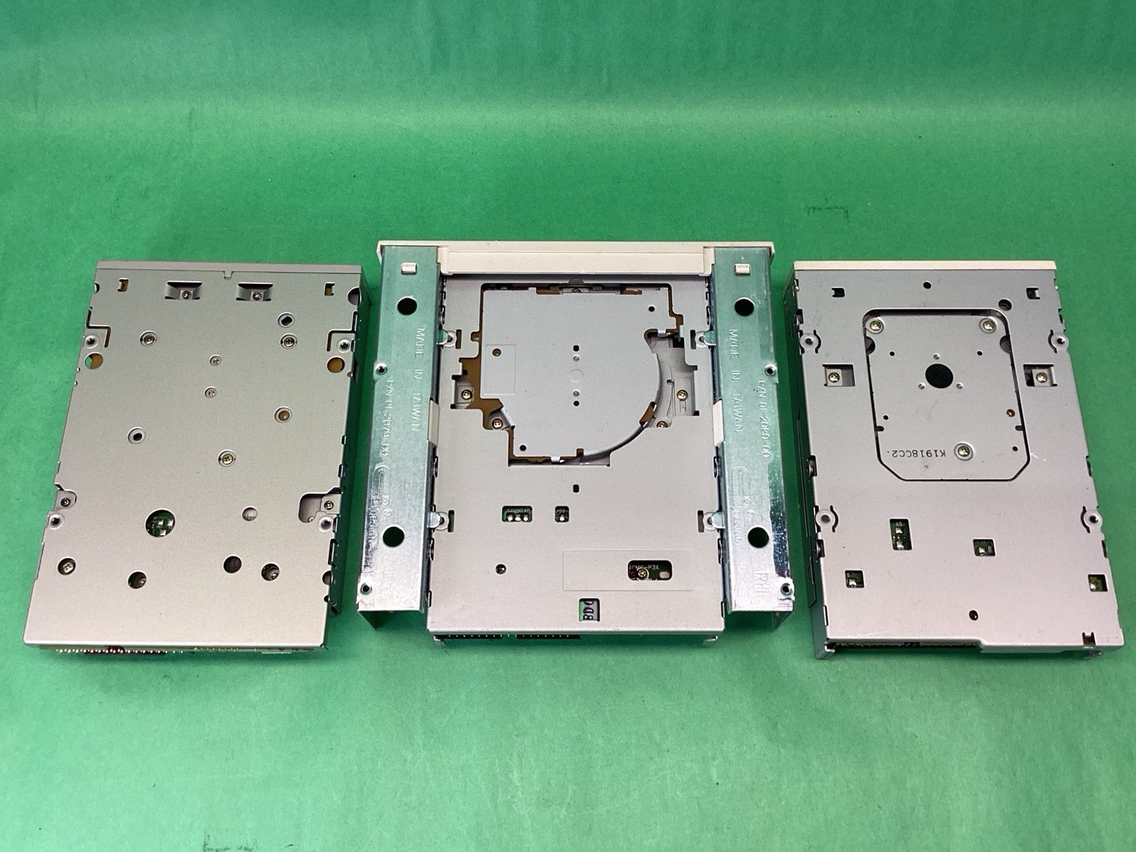 x3 Beige 3.5” Internal Floppy Drive Citizen Alps HP Mitsumi UNTESTED – LOT OF 3