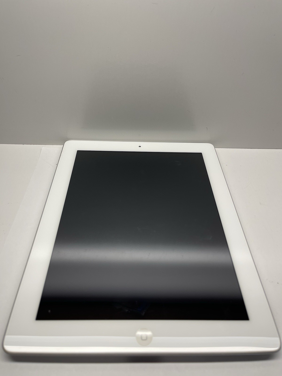 Apple iPad 2 A1395 16GB, 9.7 in – White (Password Unknown)