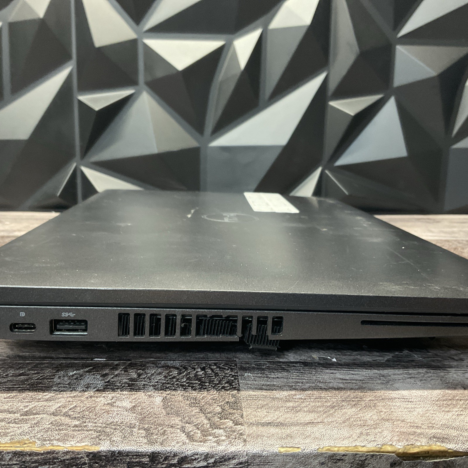 Dell Unknown / Unknown CPU / No RAM Laptop Notebook PC / C20