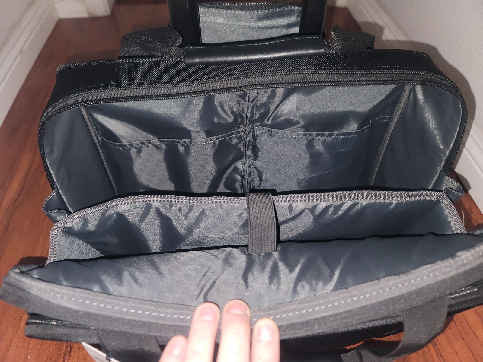 Solo Bryant Rolling Laptop Bag Black SIze Fits up to 17.3″ Padded Computer Space