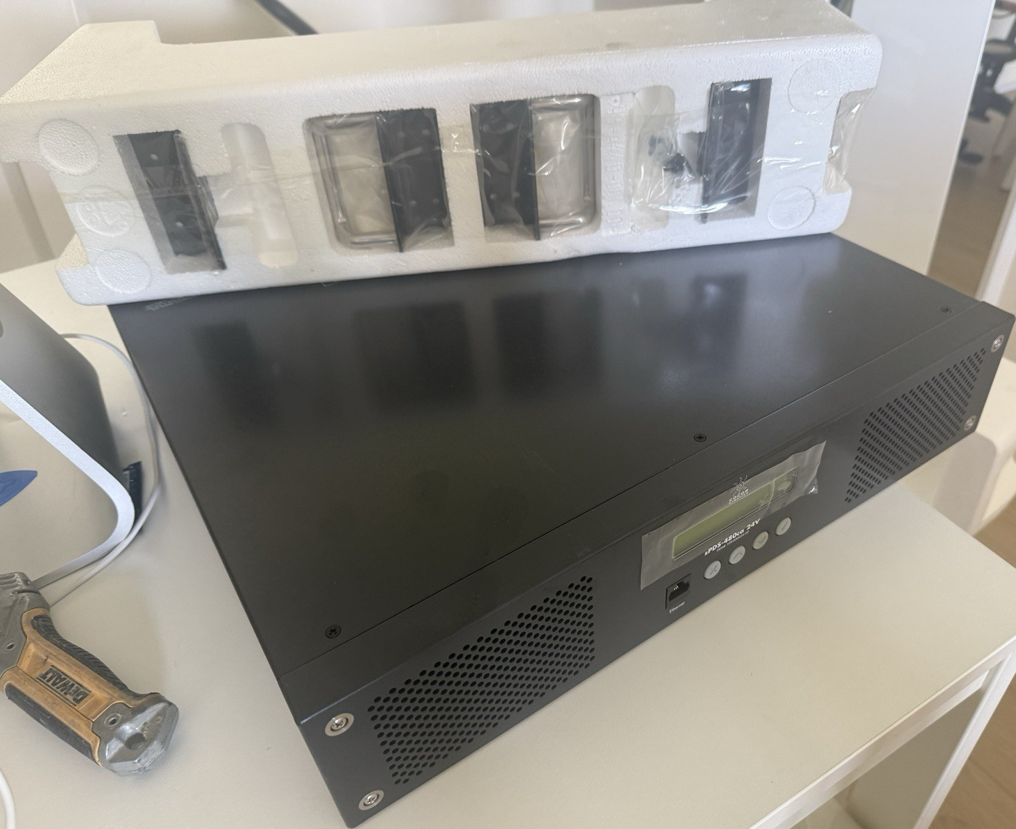 Color Kinetics sPDS-480ca 24V UPS 480W 8 Outlets LED Display Black 100-240VAC
