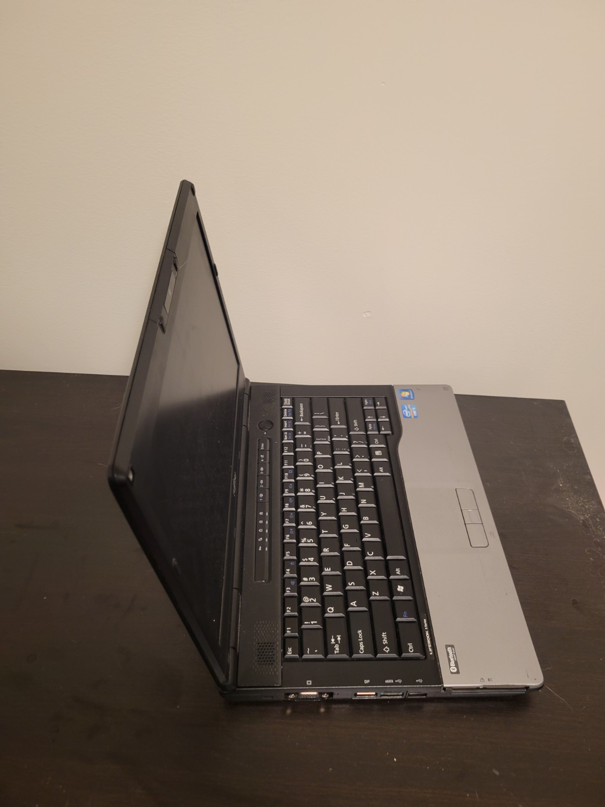 Fujitsu LifeBook 13.3″ Core i5 2.5-2.99GHz 8GB 128GB SSD Charger
