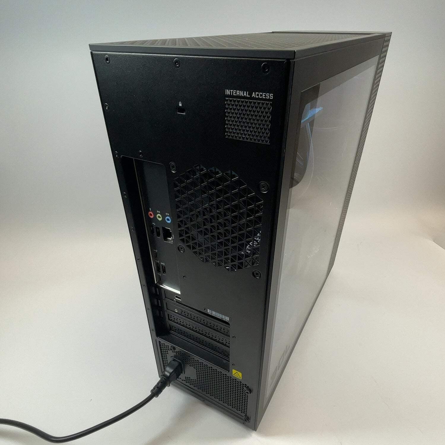 HP Omen N/A Ryzen 7 5800X 3.80GHz 16GB RAM 1TB SSD GeForce RTX 3060 Ti