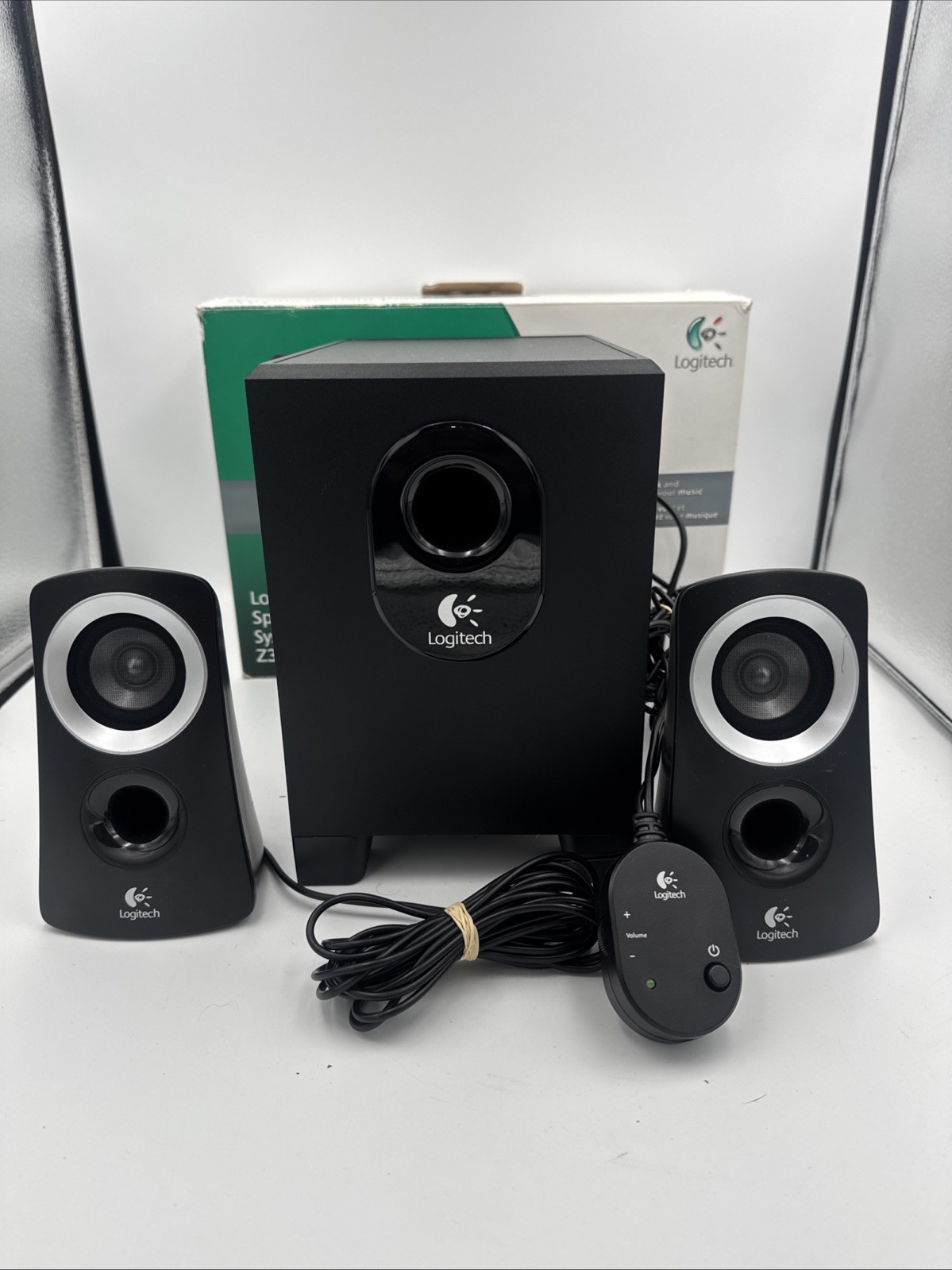 Logitech Z313 Speaker System Set Of 3 Tested And Working Computer Book Shelf