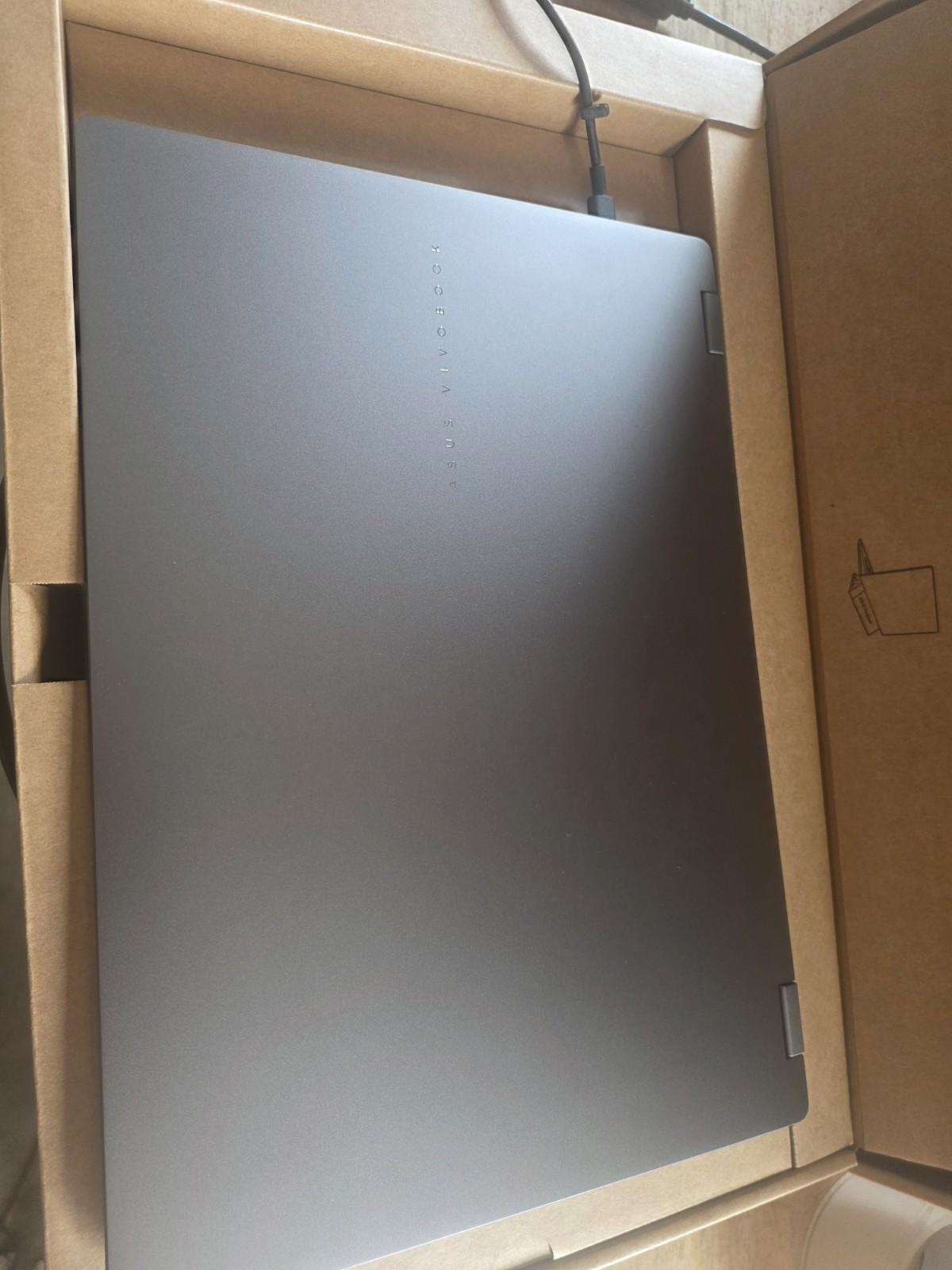 Asus VivoBook TP3607SA-IS99T 16″ 3K OLED Touch Ultra 9 386H 32GB 1TB W11H 2in1 A