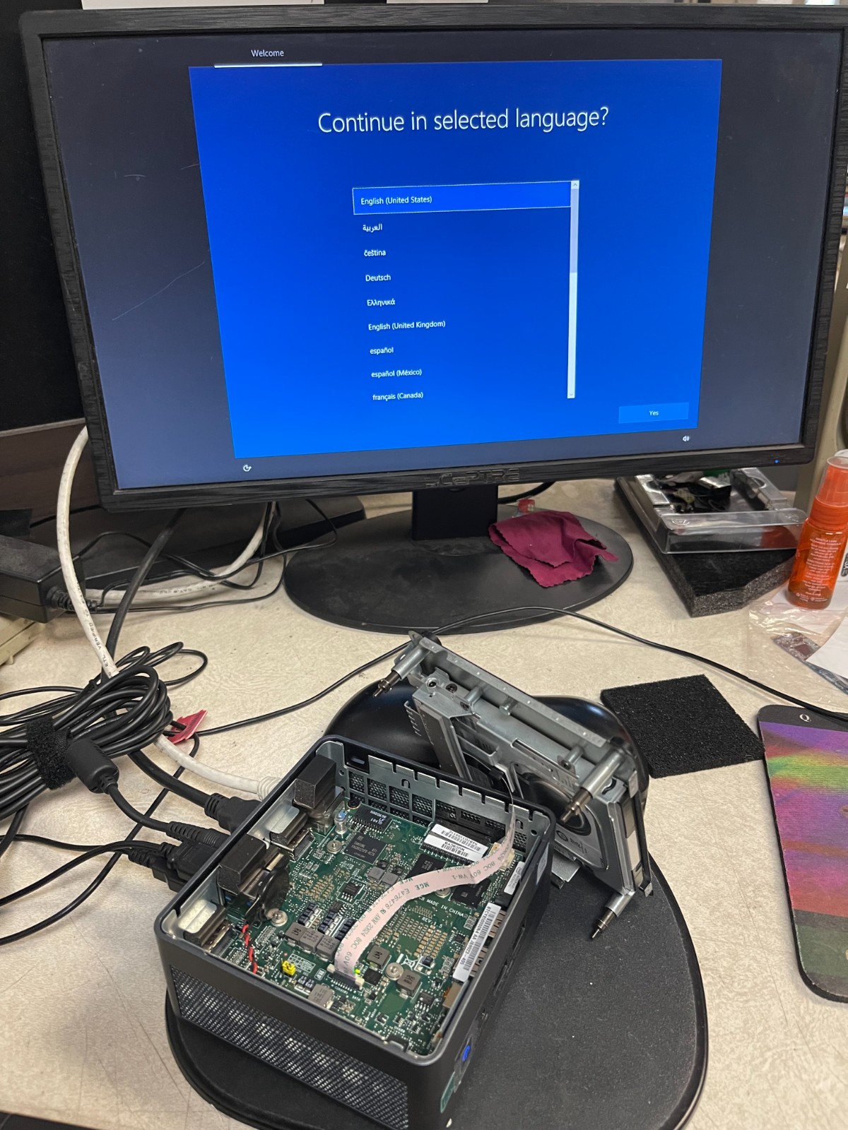 Intel NUC8i3CYSN i3-8121U, Radeon 540, *4GB RAM, 1TB HDD, Win10 – Retail Box