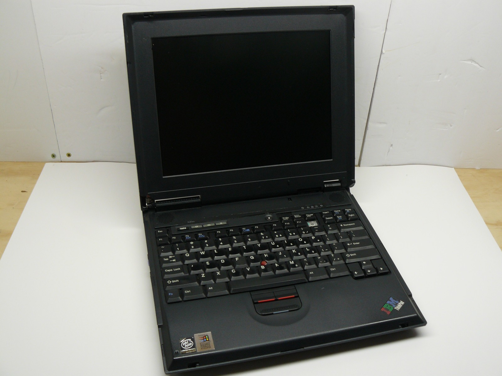 IBM Thinkpad A20m – For Parts/Repair, No Power – Celeron 500MHz, 64MB RAM – 2000