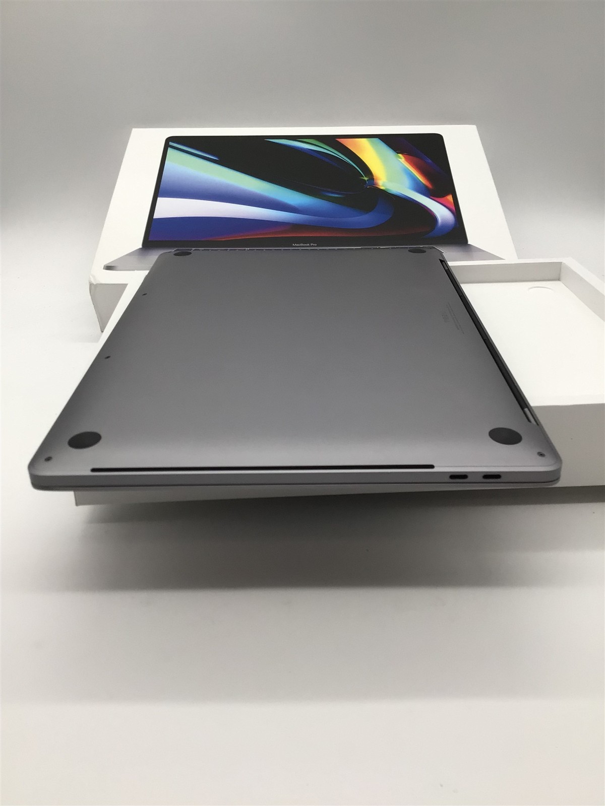 Apple Macbook Pro 16″ A2141 i7-9750H 2.60GHz/32GB RAM/512GB NVMe