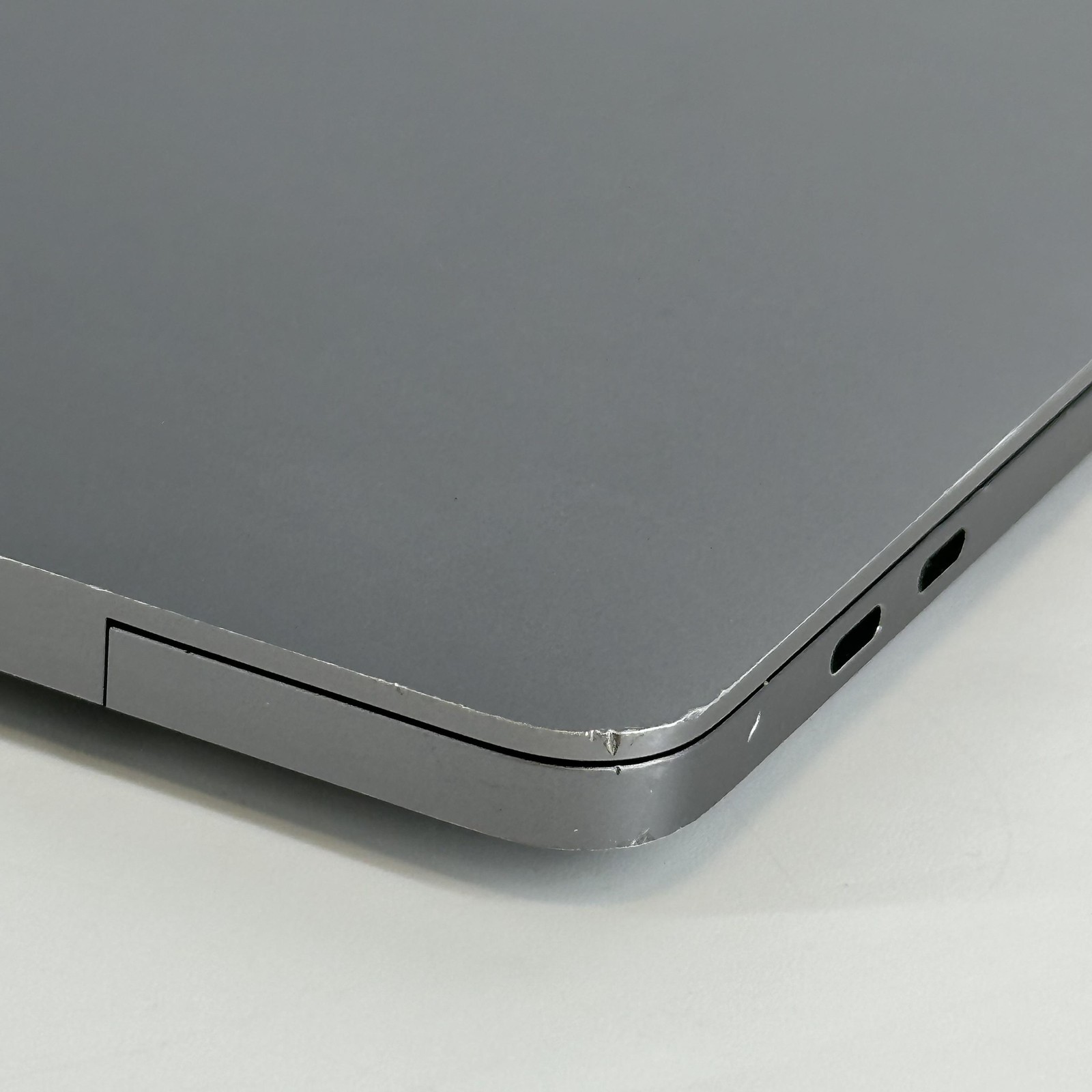 MacBook Pro 16 Touch Bar Space Gray 2019 i9 64GB 1TB Radeon Pro 5500M Bent Frame