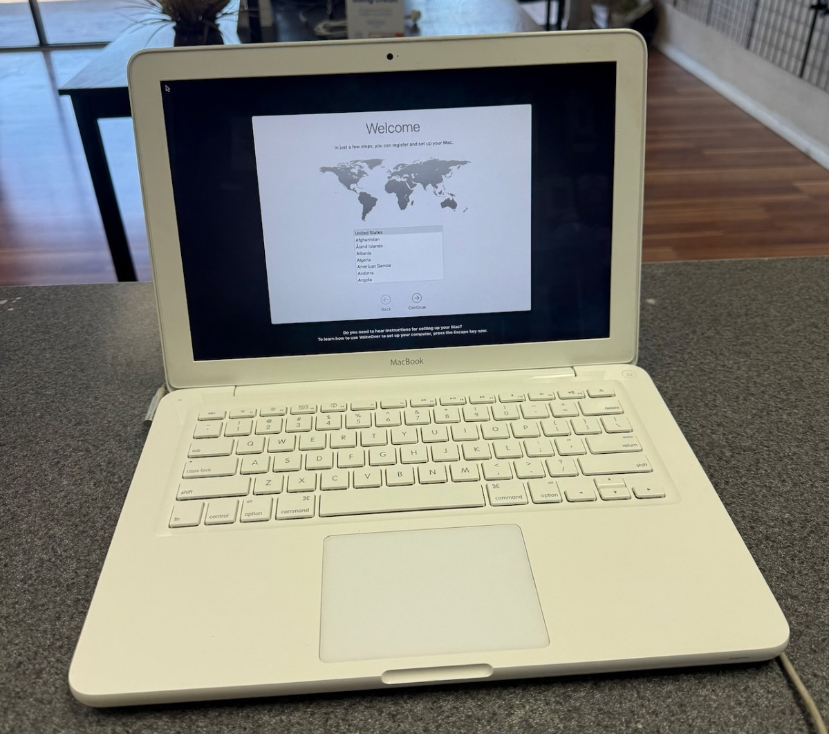 2009 Apple Unibody 13” 2.26 GHz 8GB RAM 500GB HD MacBook -Upgraded- High Sierra