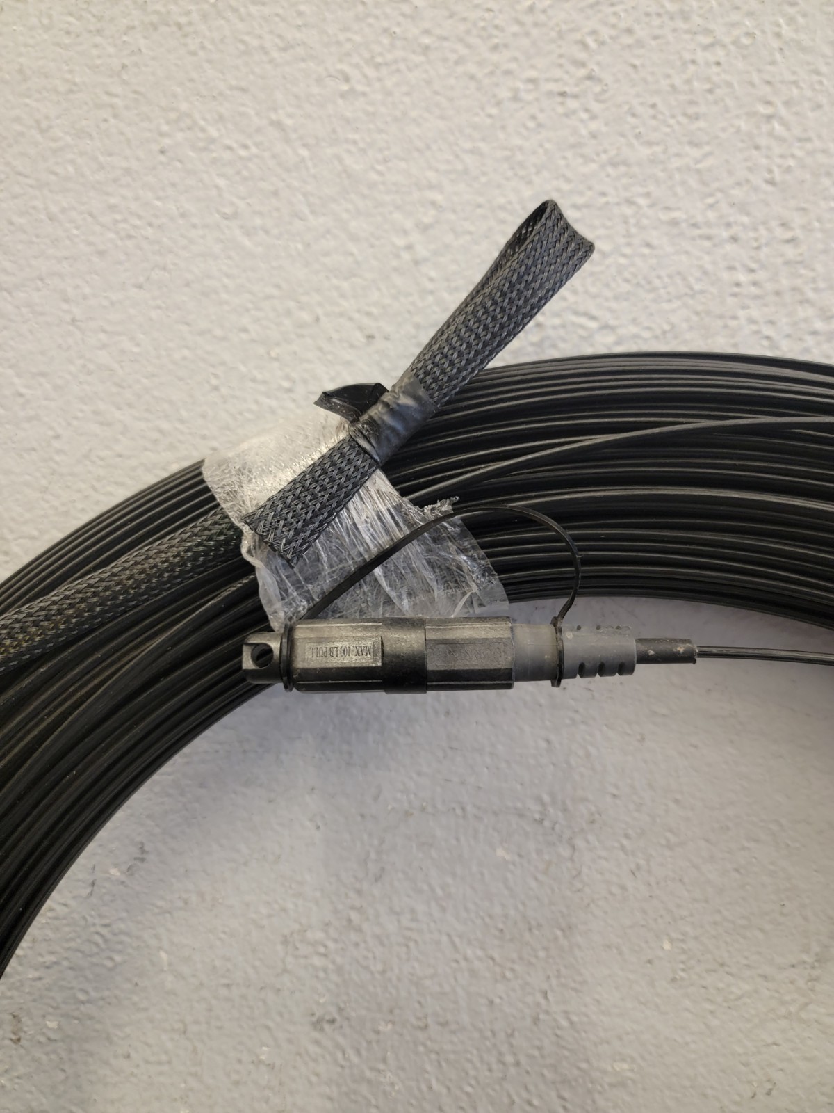 400FT COMMSCOPE FHD-HH1B-0400F REALFLEX FIBER OPTIC DROP CABLE