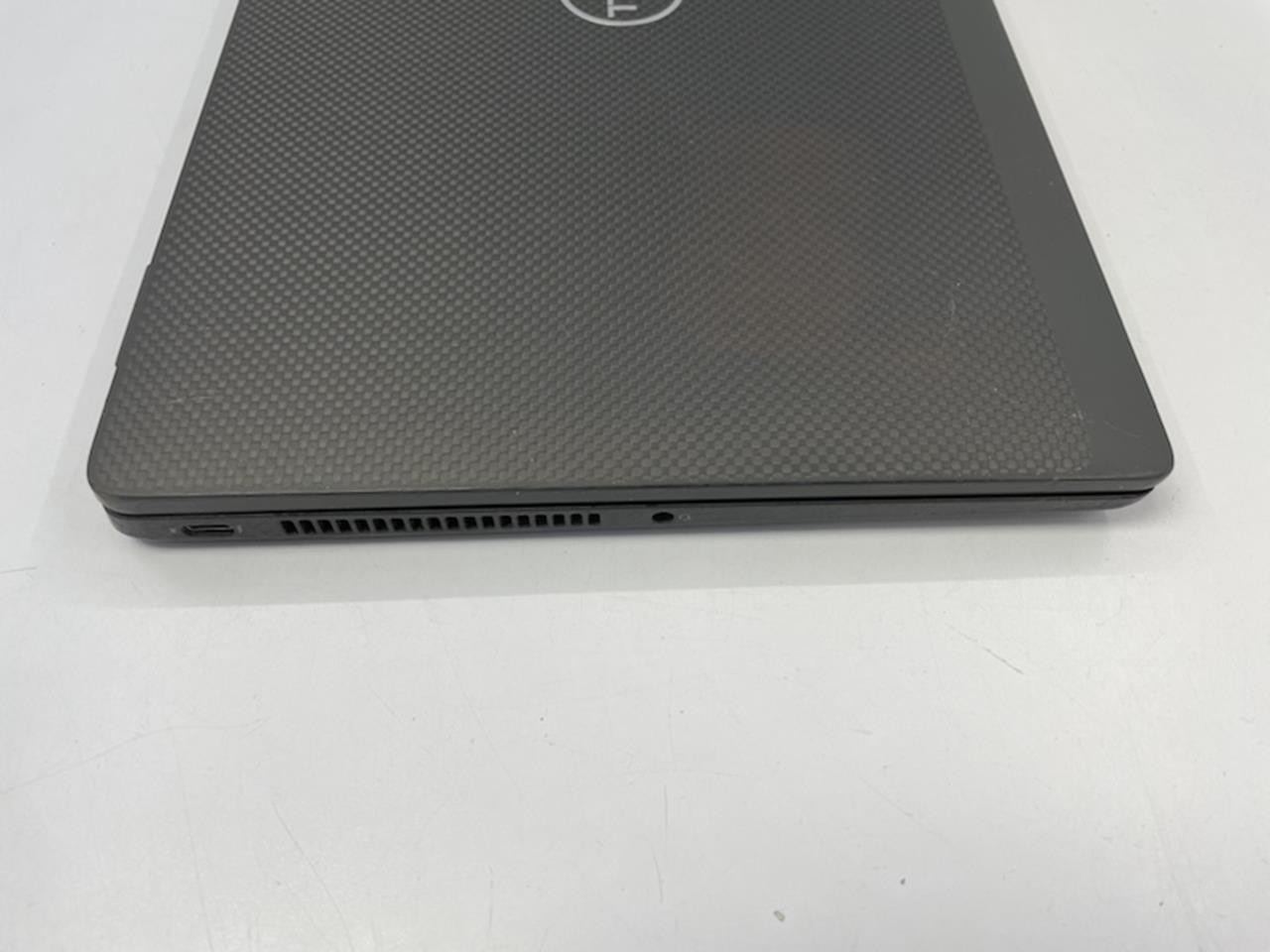 DELL LATITUDE 7420 Laptop w/ Intel Core i5-1135G7 2.40 GHZ + 8 GB No HD/Battery