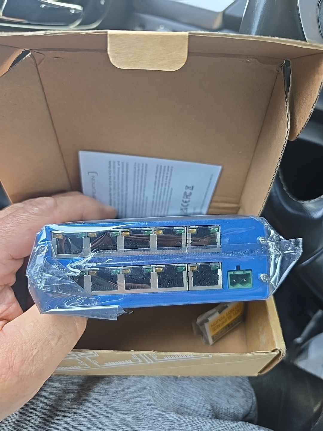 Veracity – VCS-8P2-MOB – Veracity CAMSWITCH 8 Mobile, 8+2 Port Low Voltage