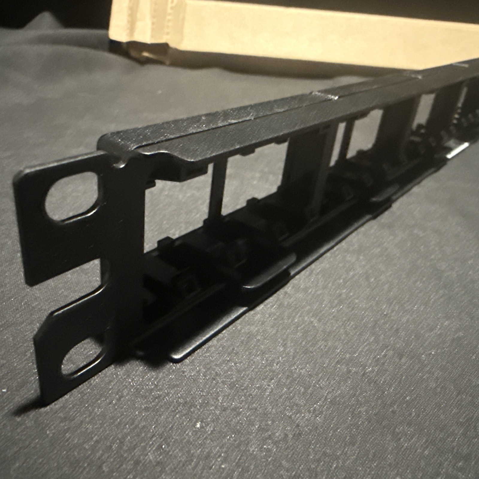 Panduit CPP24WBLY Mini-Com 24-Port 1U Modular Patch Panel Empty Unloaded