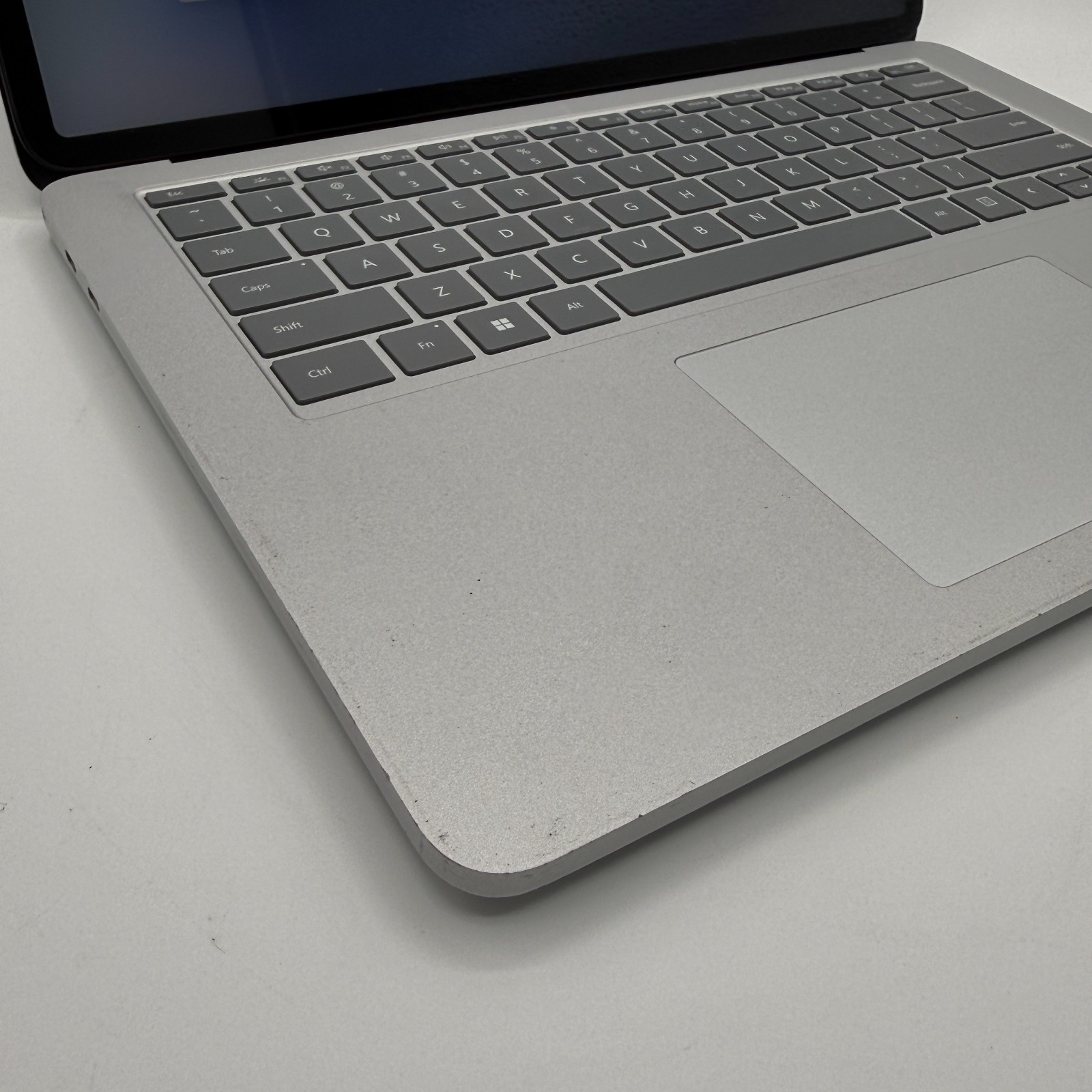 Microsoft Surface Laptop Studio 1964 14.4″ i7-11370H RTX A2000 32GB RAM 512GB