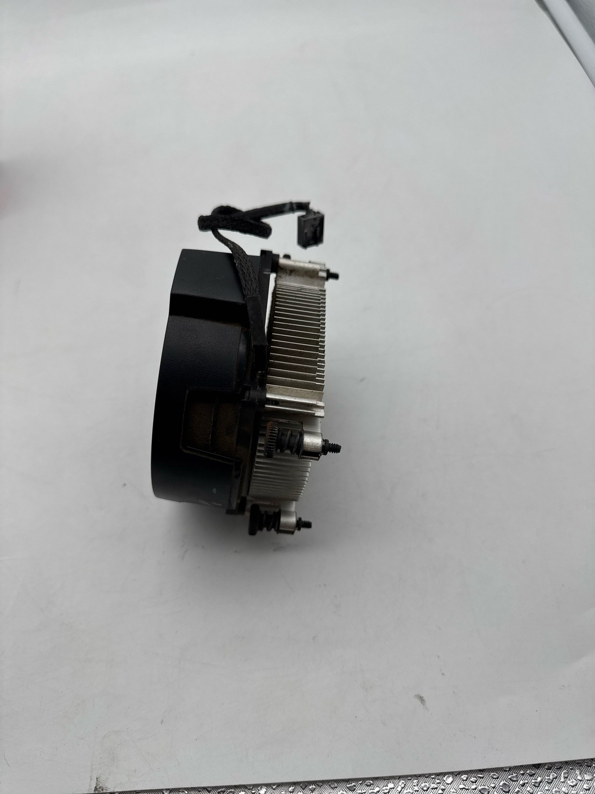 (BROKEN) AMD Wraith Stealth Cooler for Ryzen 5 5000 Socket AM4