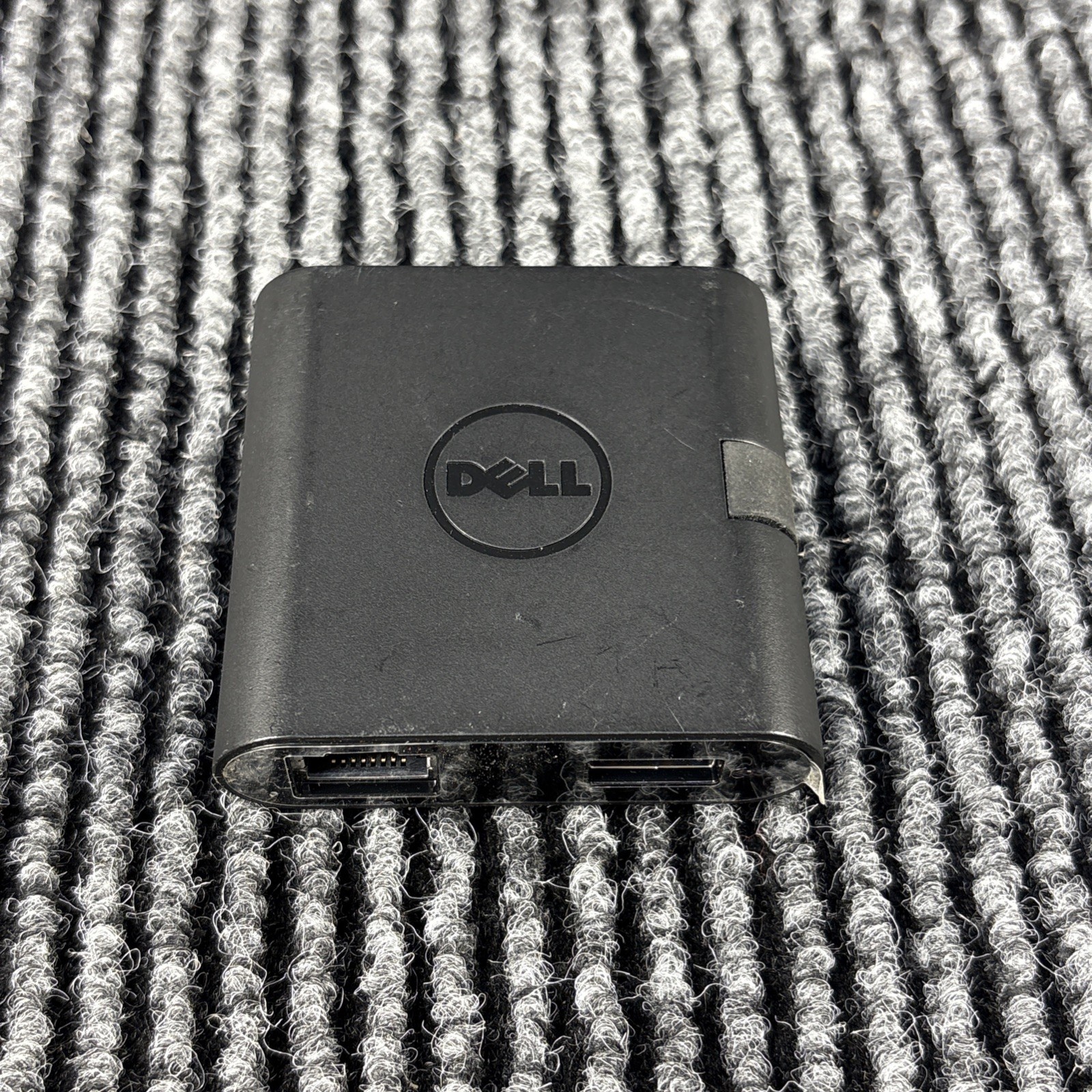 Dell DA200 USB-C Adapter 4-in-1 Multi-Port Hub HDMI VGA Ethernet USB 3.0 Black