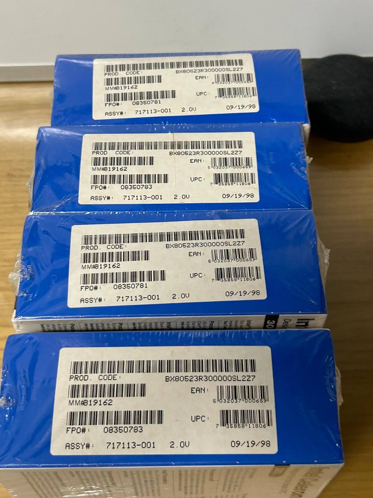 Brand New Sealed INTEL Intel Celeron 300MHz Slot 1 Processor with Heatsink BX805