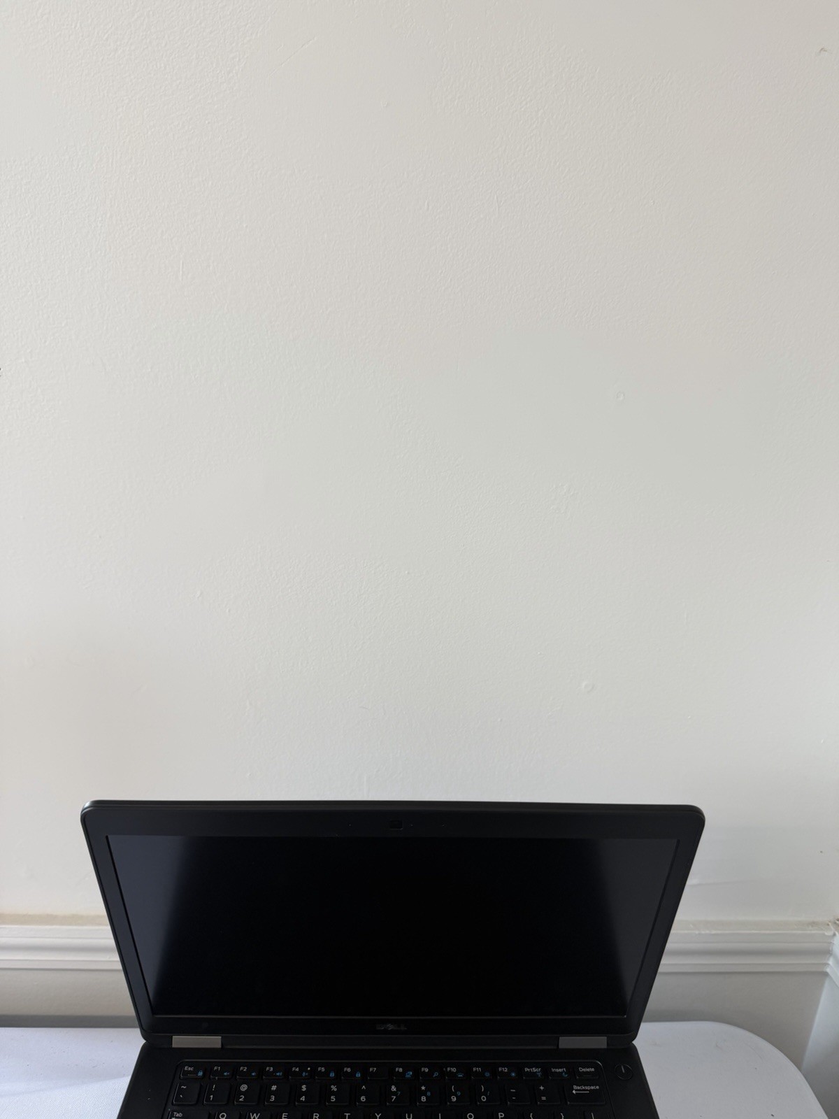 Dell Latitude E5470 Laptop – Good Screen – Intel i5-6300U – RAM 8GB – Read Des