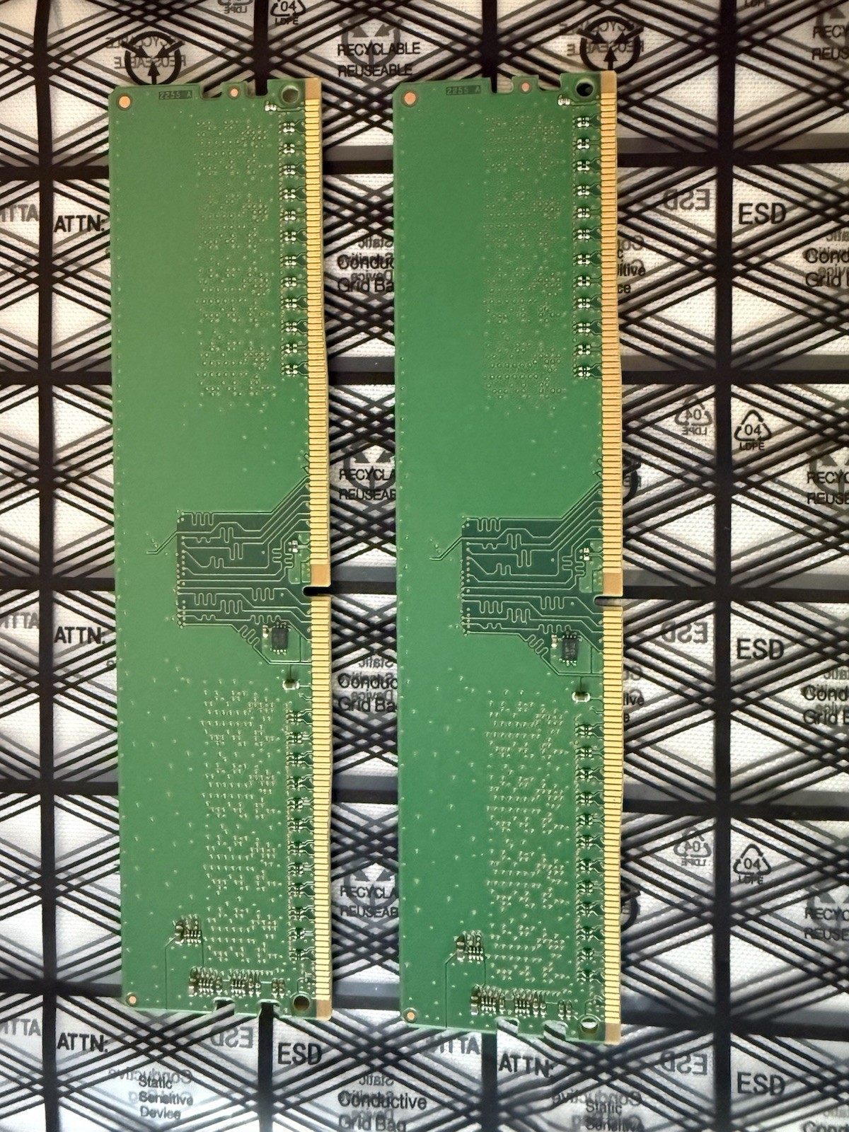 Crucial 16GB (2x8GB) DDR4-2400 PC4-2400T UDIMM DDR4 SDRAM CT8G4DFS824A