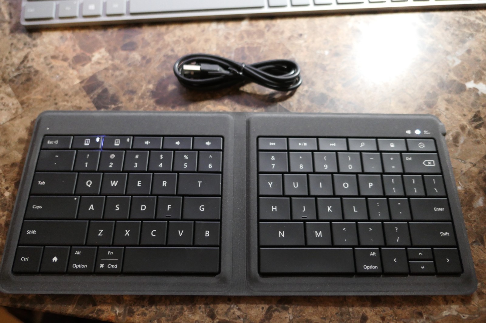 Microsoft Universal Bluetooth Foldable Keyboard 1695 for Apple, Windows, Android