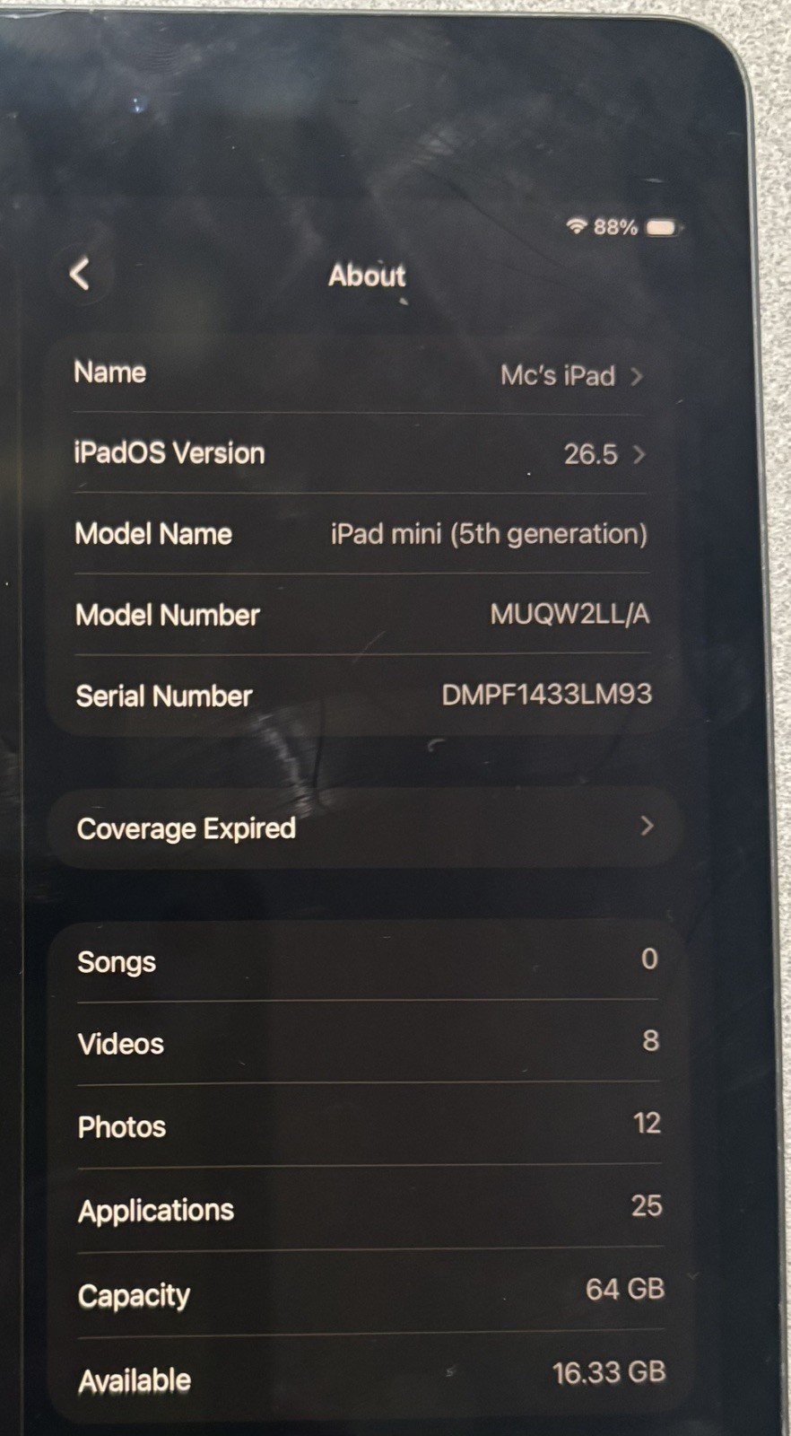 Apple iPad Mini 5 64 GB **A little round blemish Front**