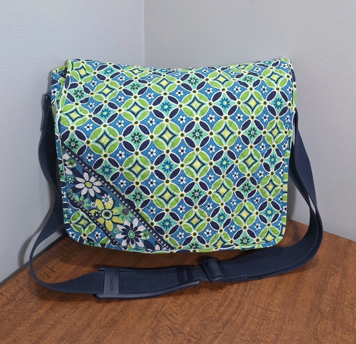 Vera Bradley Messenger Bag Daisy Daisy Blue & Green Wide Strap Laptop Retired