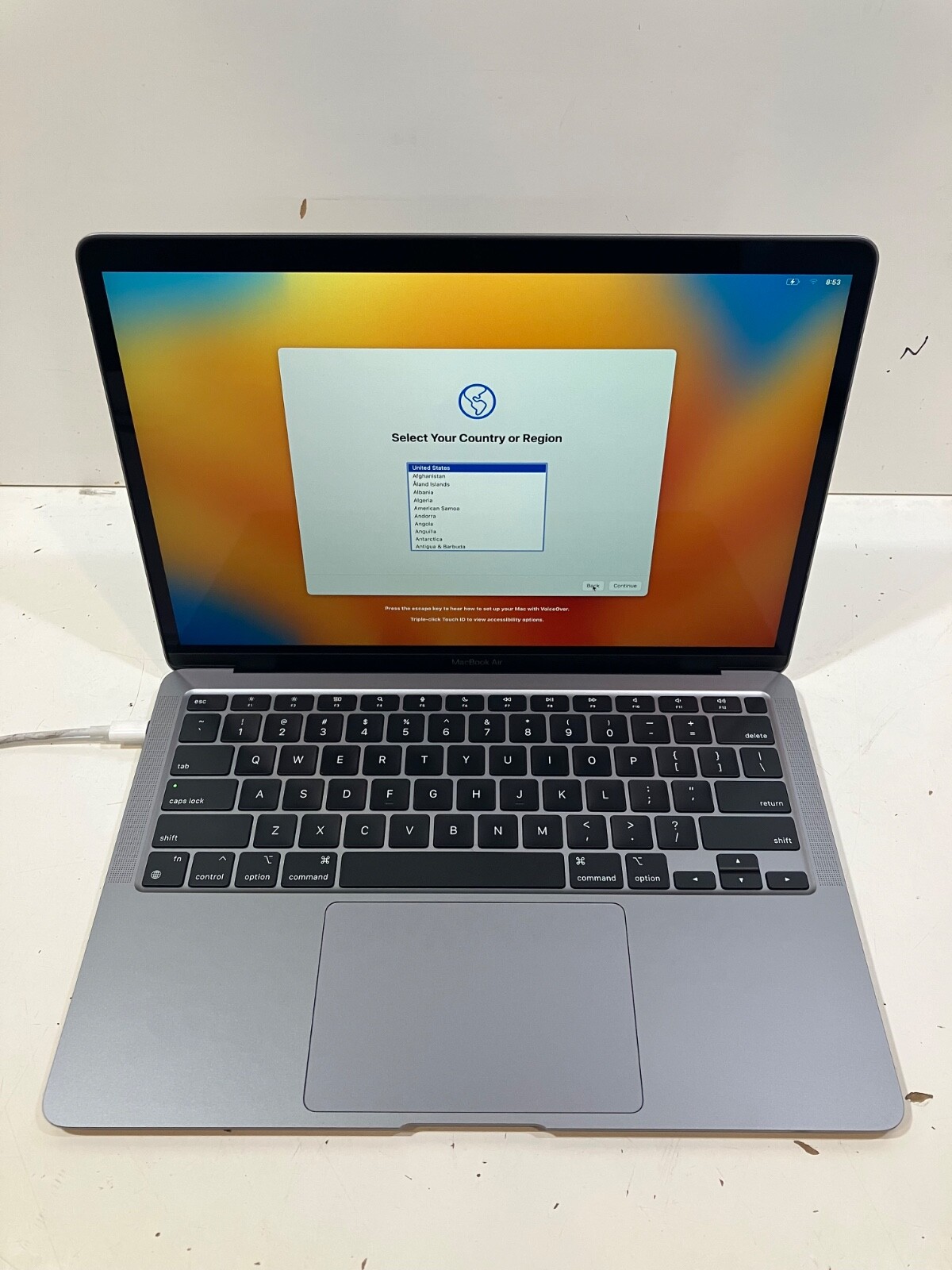 2020 Macbook Air Apple M1 3.2 Ghz CPU/GPU 8/7 Core | 16GB RAM 256GB SSD *