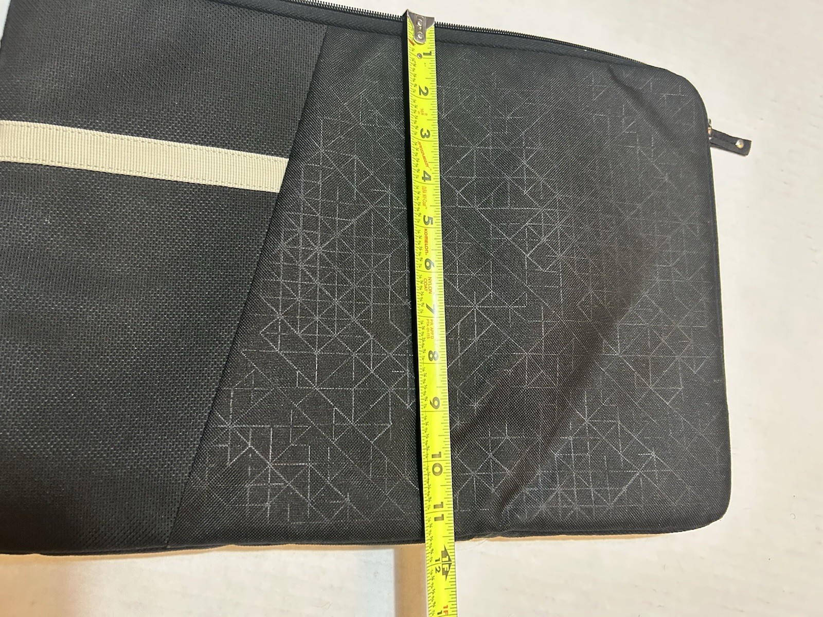 Case Logic 15in Laptop Sleeve Case Black Geometric Padded Polyester Zipper