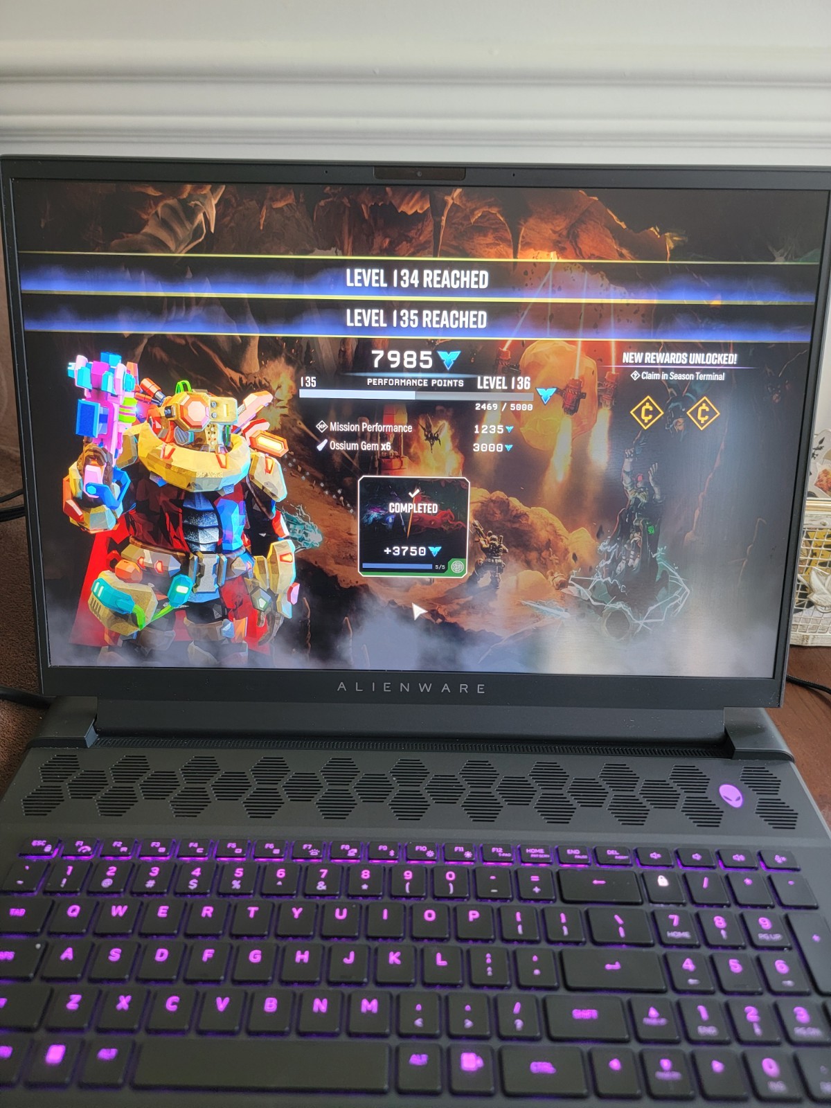 Alienware m18 R1 18in Ryzen 9 7845HX 32GB RTX 4070 2TB SSD W11H
