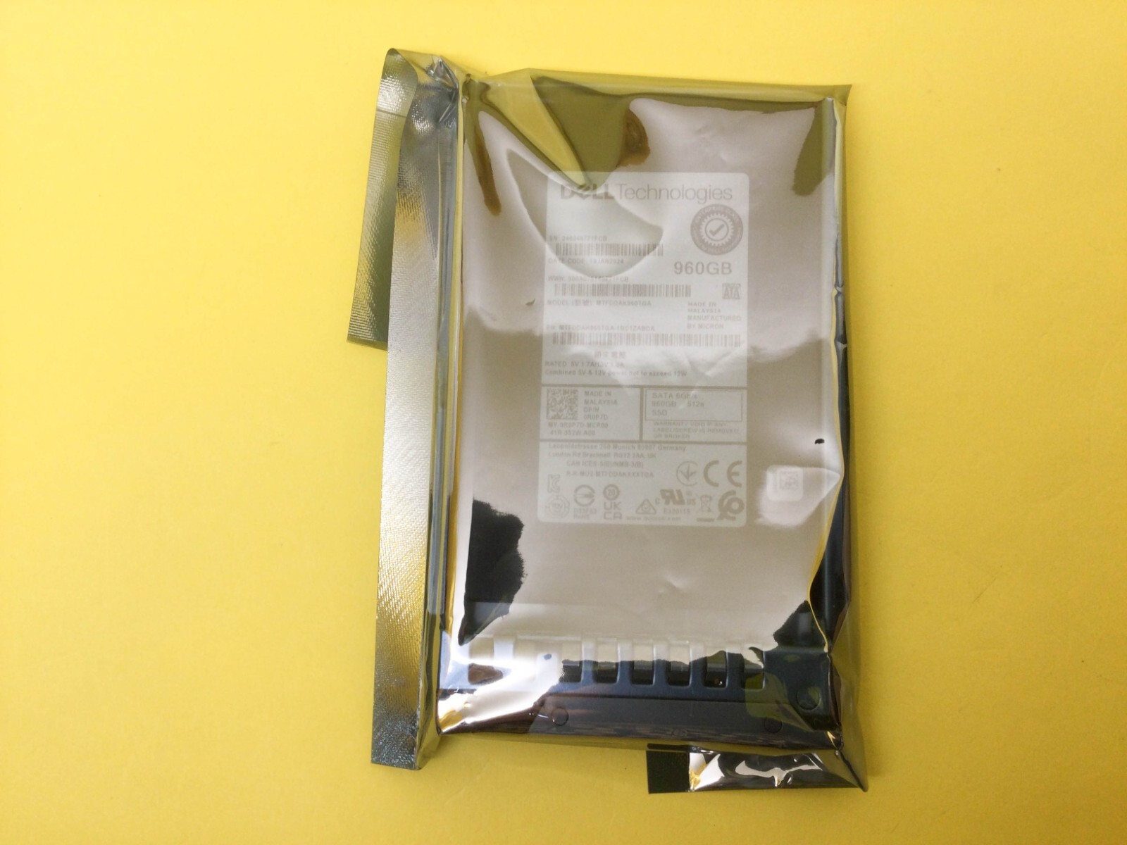 R0P7D Dell 960GB SATA 6Gbps Read Intensive 2.5” SSD 0R0P7D MTFDDAK960TGA New
