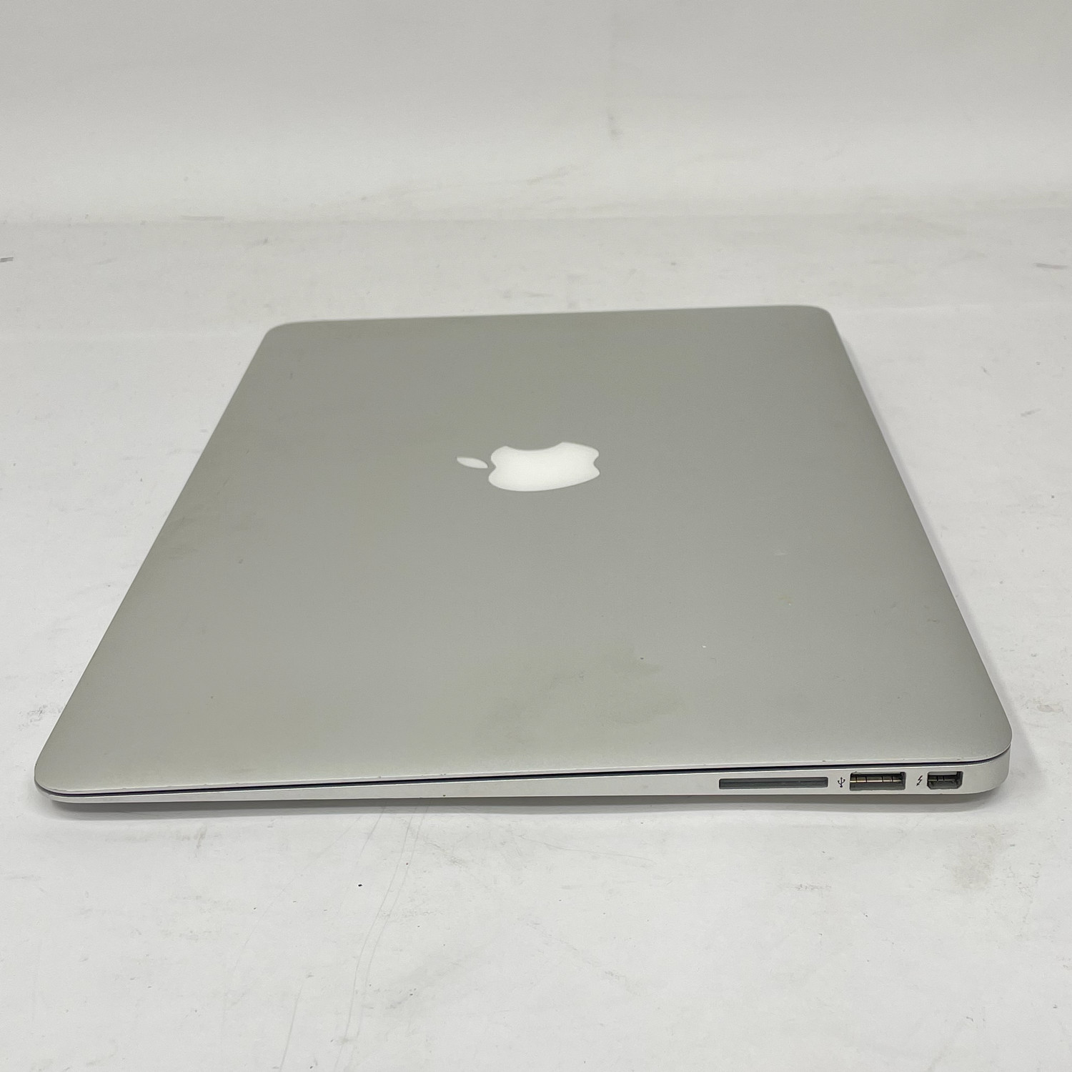 Apple MacBook Air 13.3 in (256GB SSD, Intel Core i5 5th. Gen., 1.6GHz, 8GB RAM)