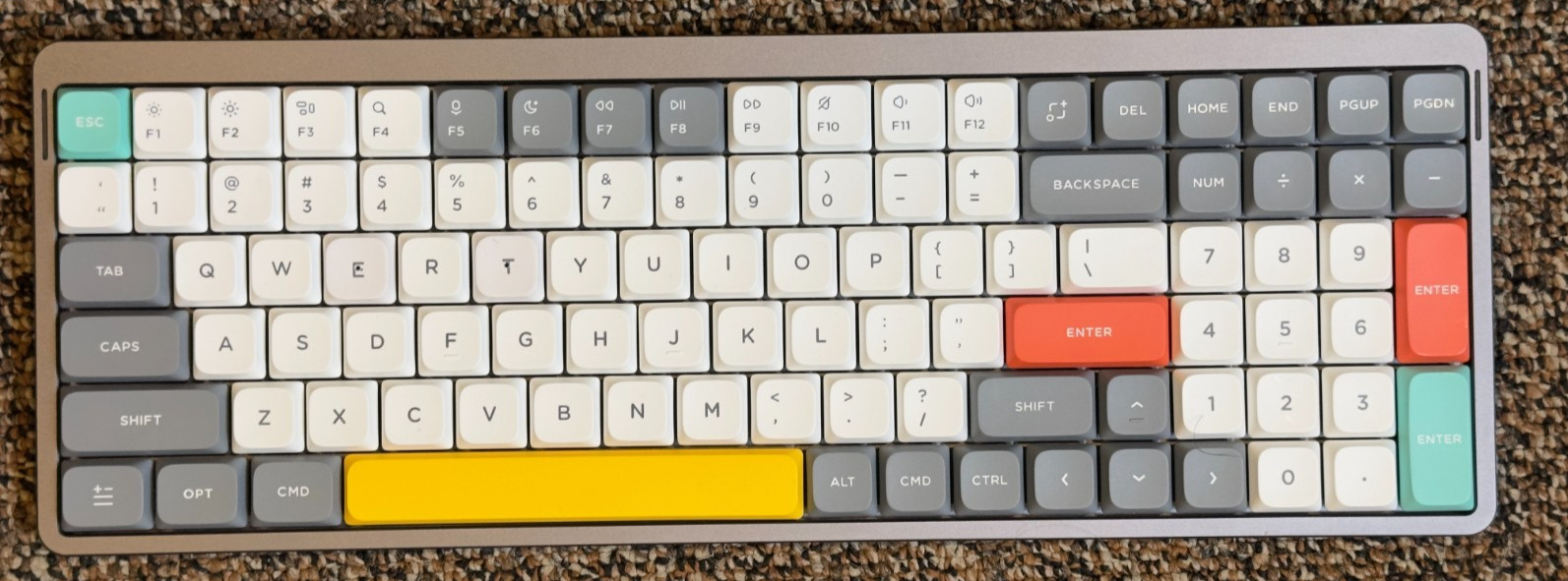 NuPhy Air96 V2 Wireless Keyboard Blue switches Low Profile QMK/VIA extra Keycaps
