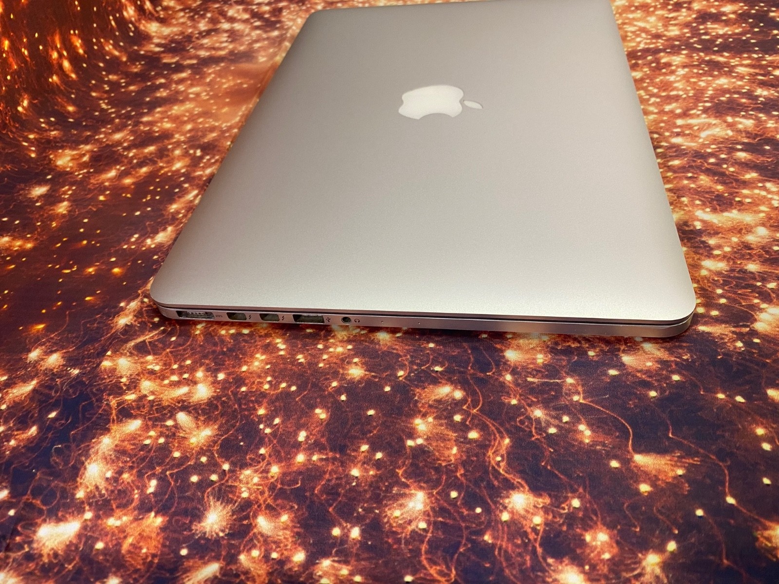 Apple MacBook Pro 13″ 2015 Retina 2.7 Core i5 16GB RAM-512GB SSD. Nice Condition