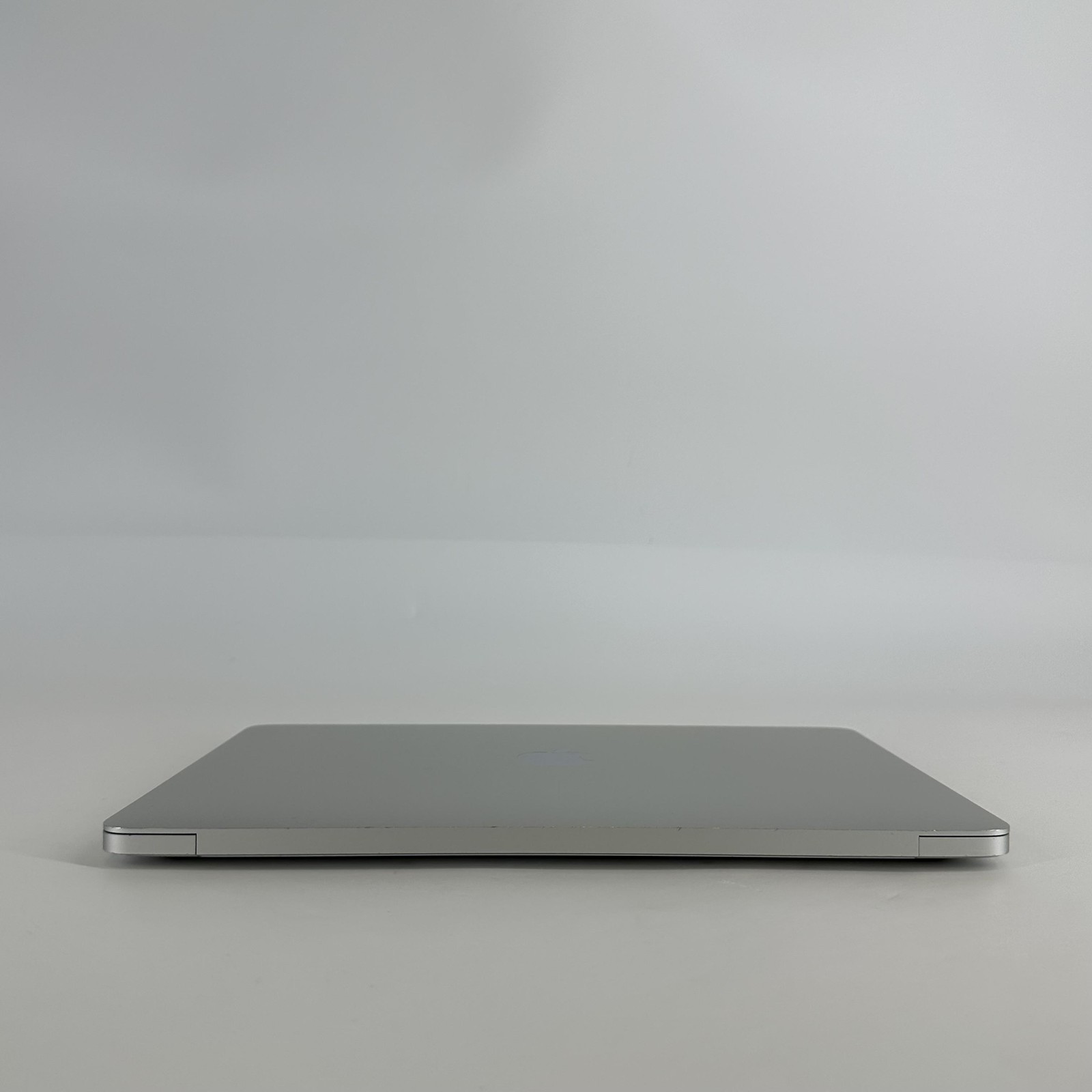 MacBook Air 13 Silver 2020 3.2 GHz M1 8-Core CPU 7-Core GPU 8GB 256GB LCD Bleed