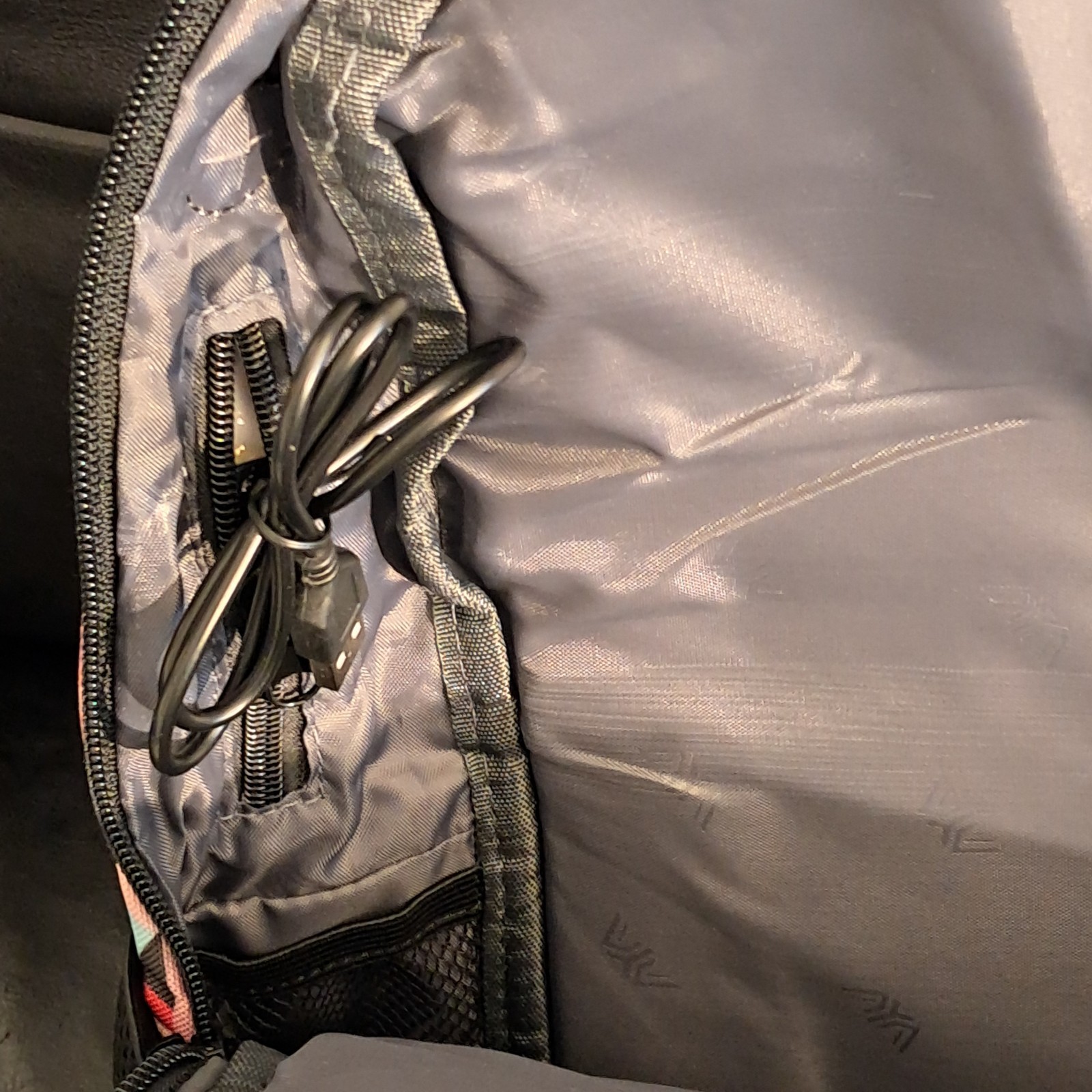 Laptop Backpack Water Resistant Travel Bag With USB Port And Cable Laptop Pocket