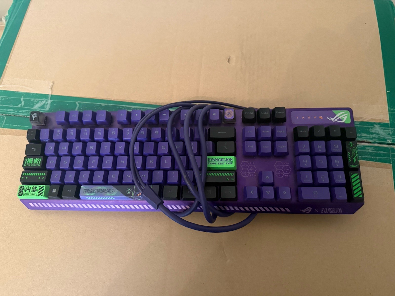 Limited Edition EVANGELION EVA-01 ASUS ROG Strix Scope RX Keyboard