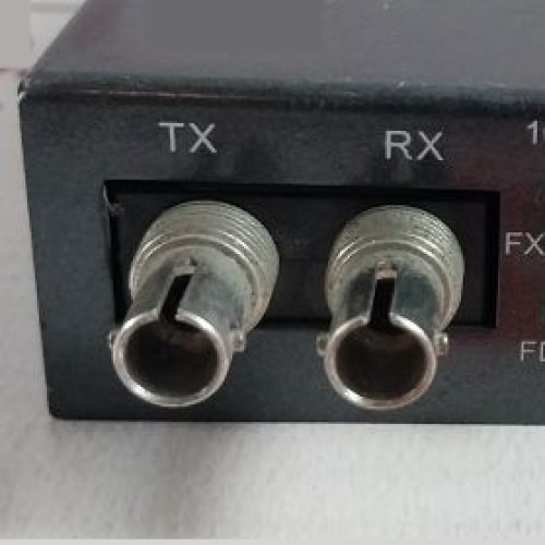 Network Switch Ethernet 4 Port + Fiber Optic Uplink TRT Cyber Link CXL5A-MT
