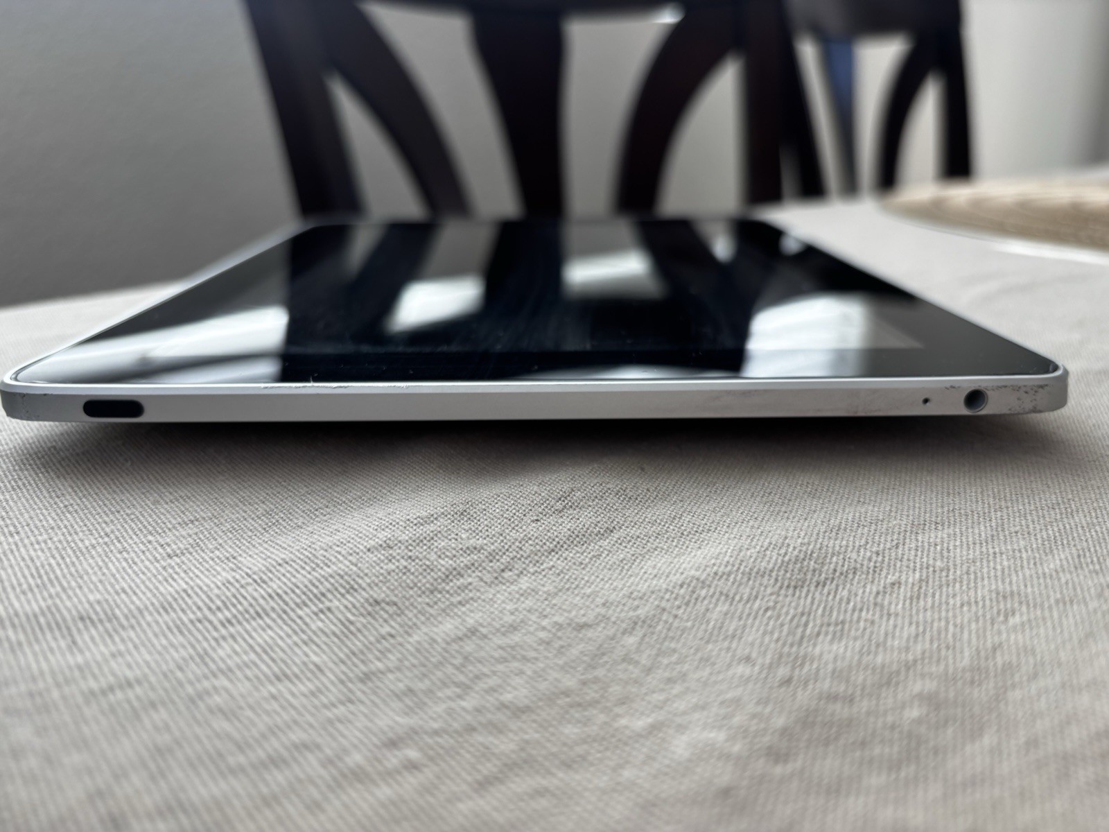 Apple iPad 9.5in Wi‑Fi 16GB Silver Tablet