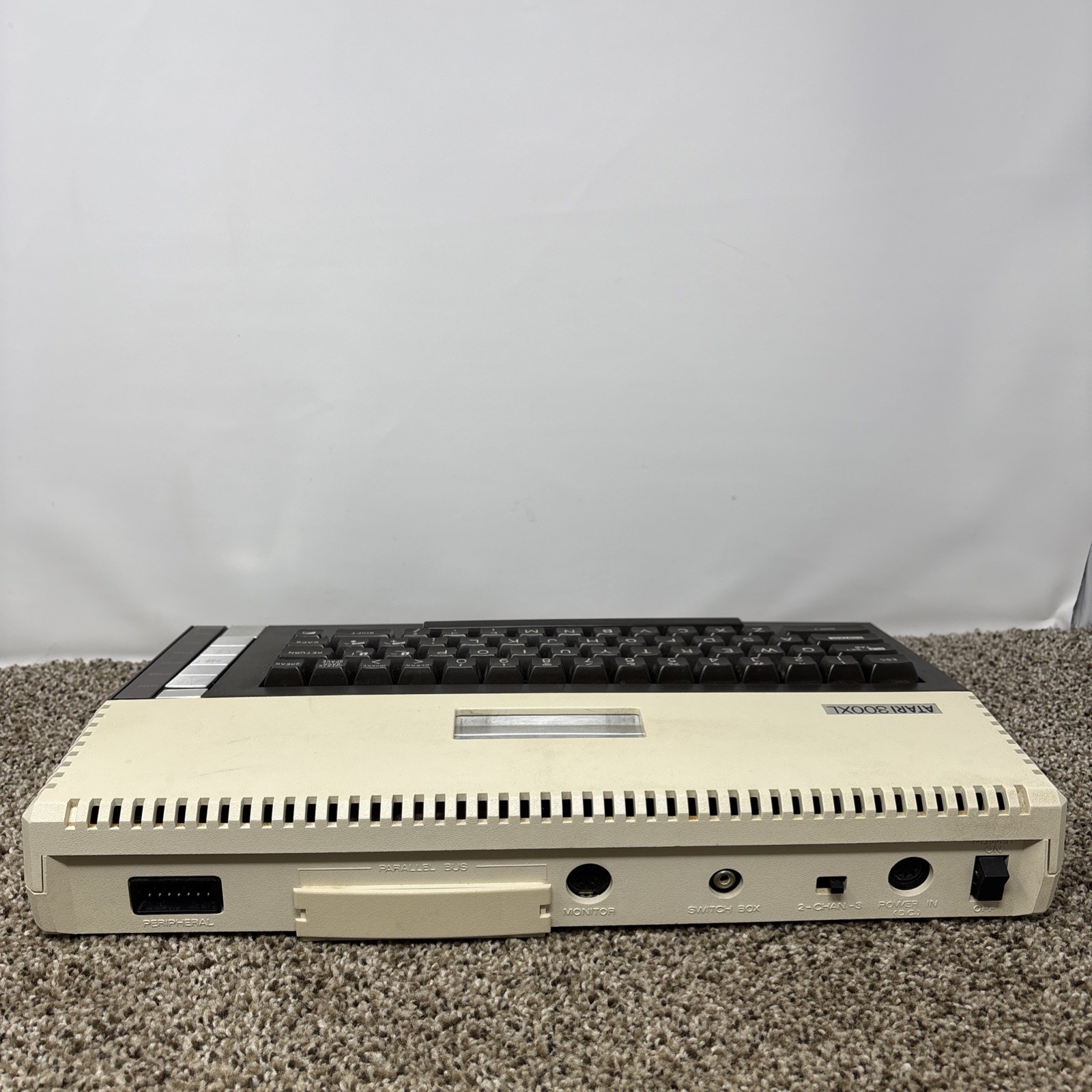 Vintage ATARI 800 XL 8-Bit Computer w/ Power Supply Tested & Works