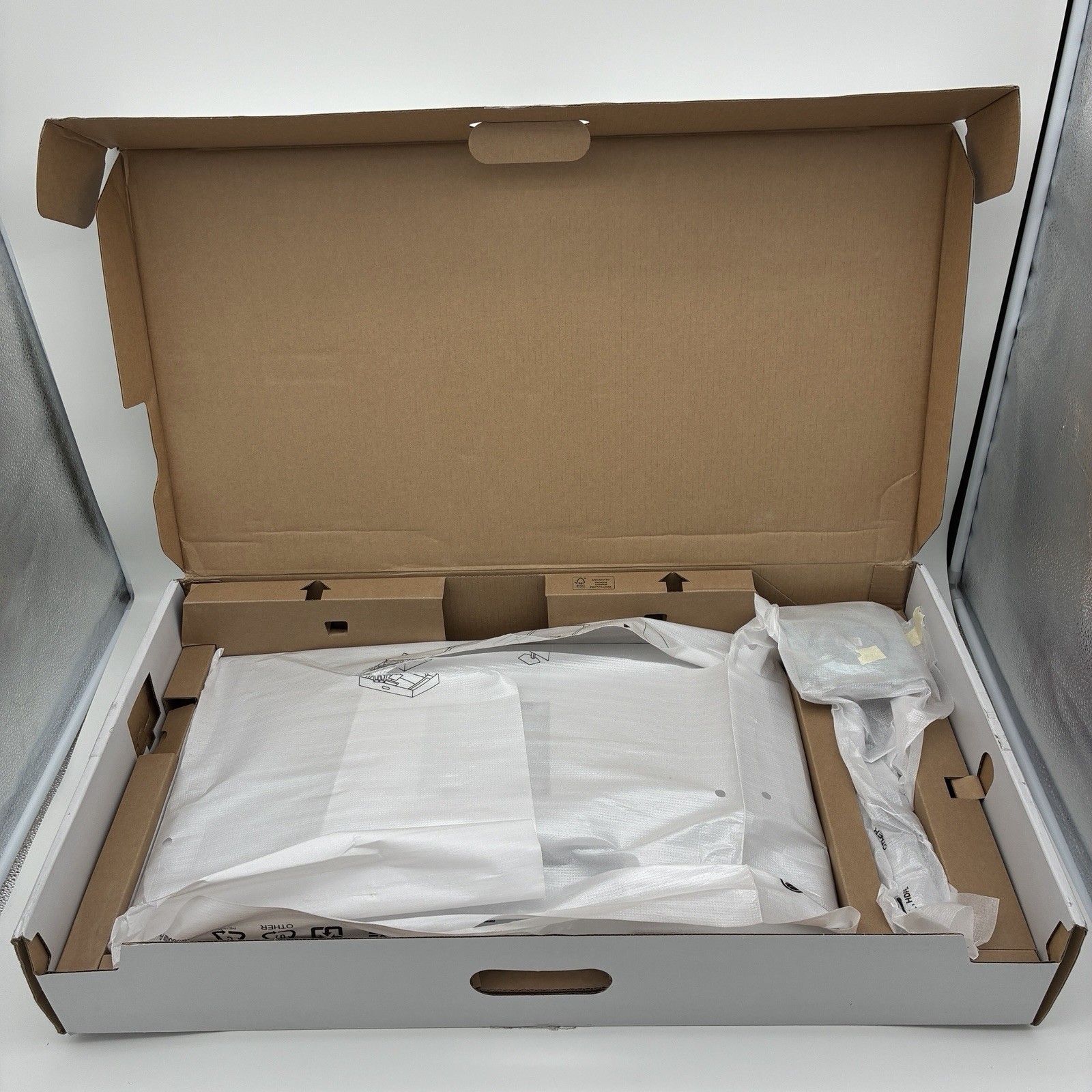 Dell S2722DC Monitor WQHD 2560×1440 75Hz USB C Built in Speaker Platinum Silver